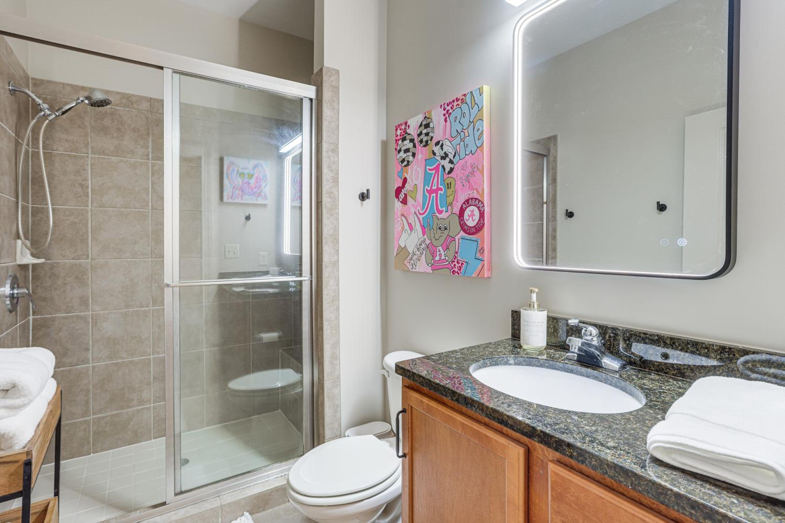 Walk to UA Campus Apt with Secure Parking!