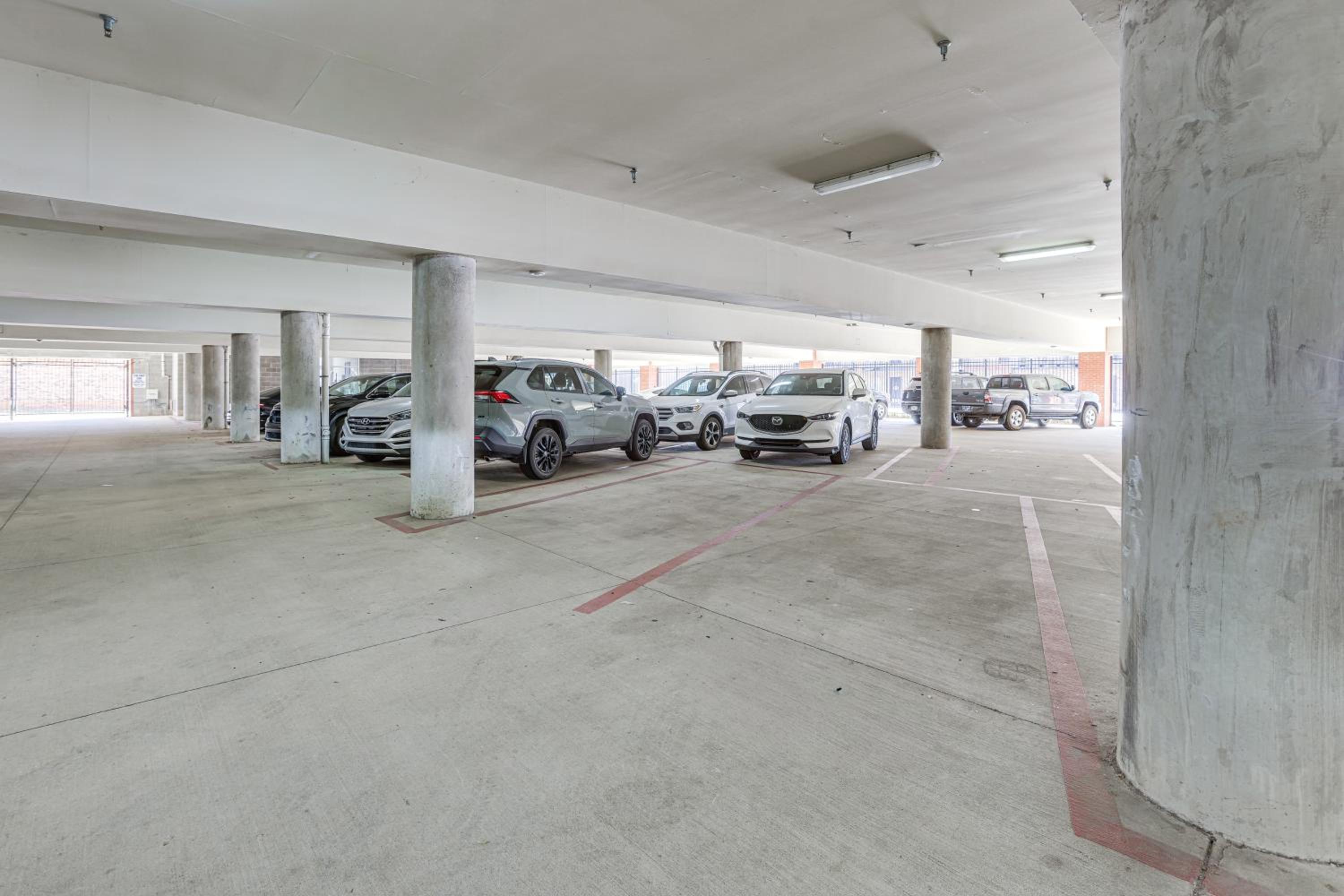 Walk to UA Campus Apt with Secure Parking!