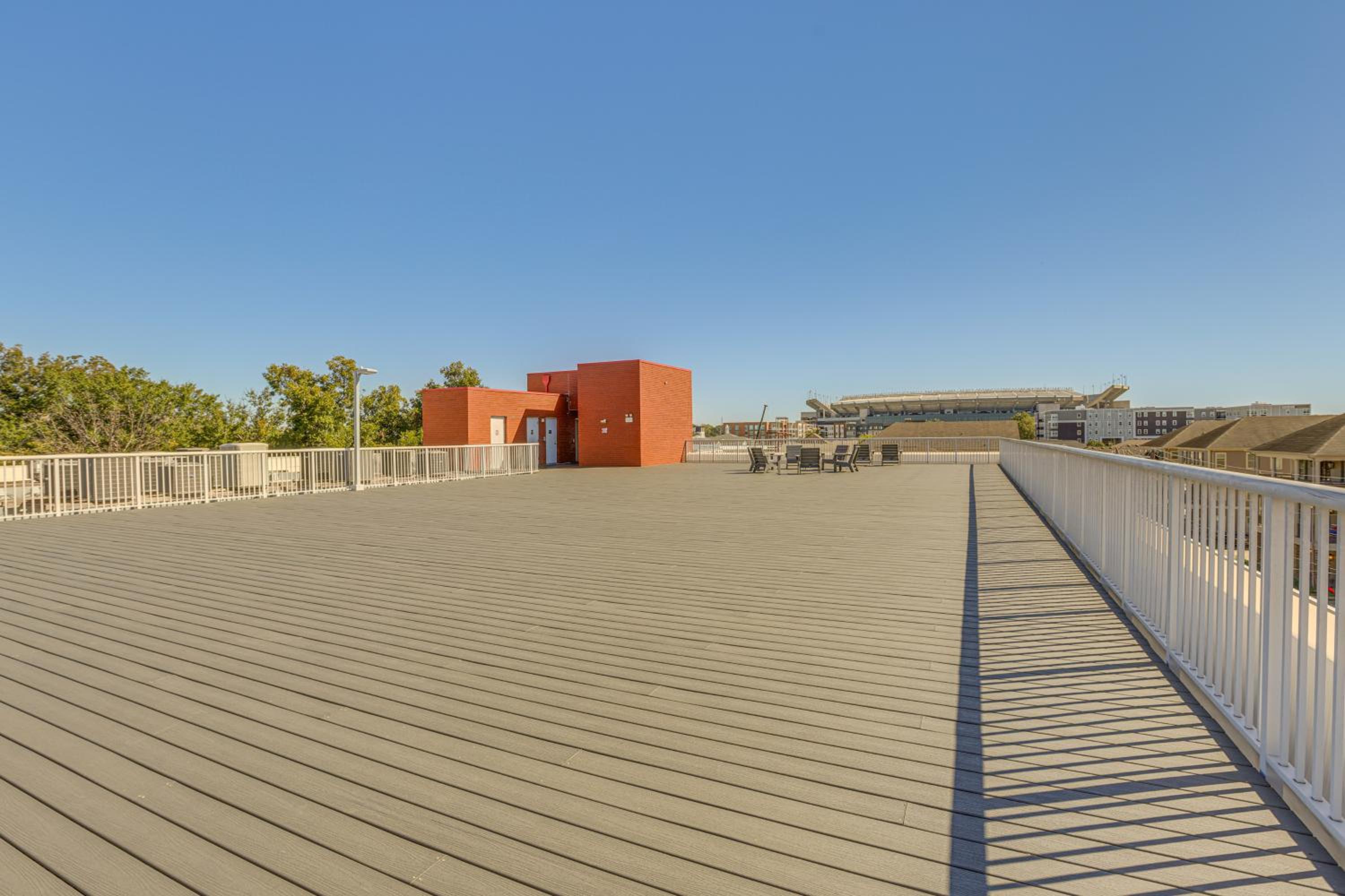 Walk to UA Campus Apt with Secure Parking!