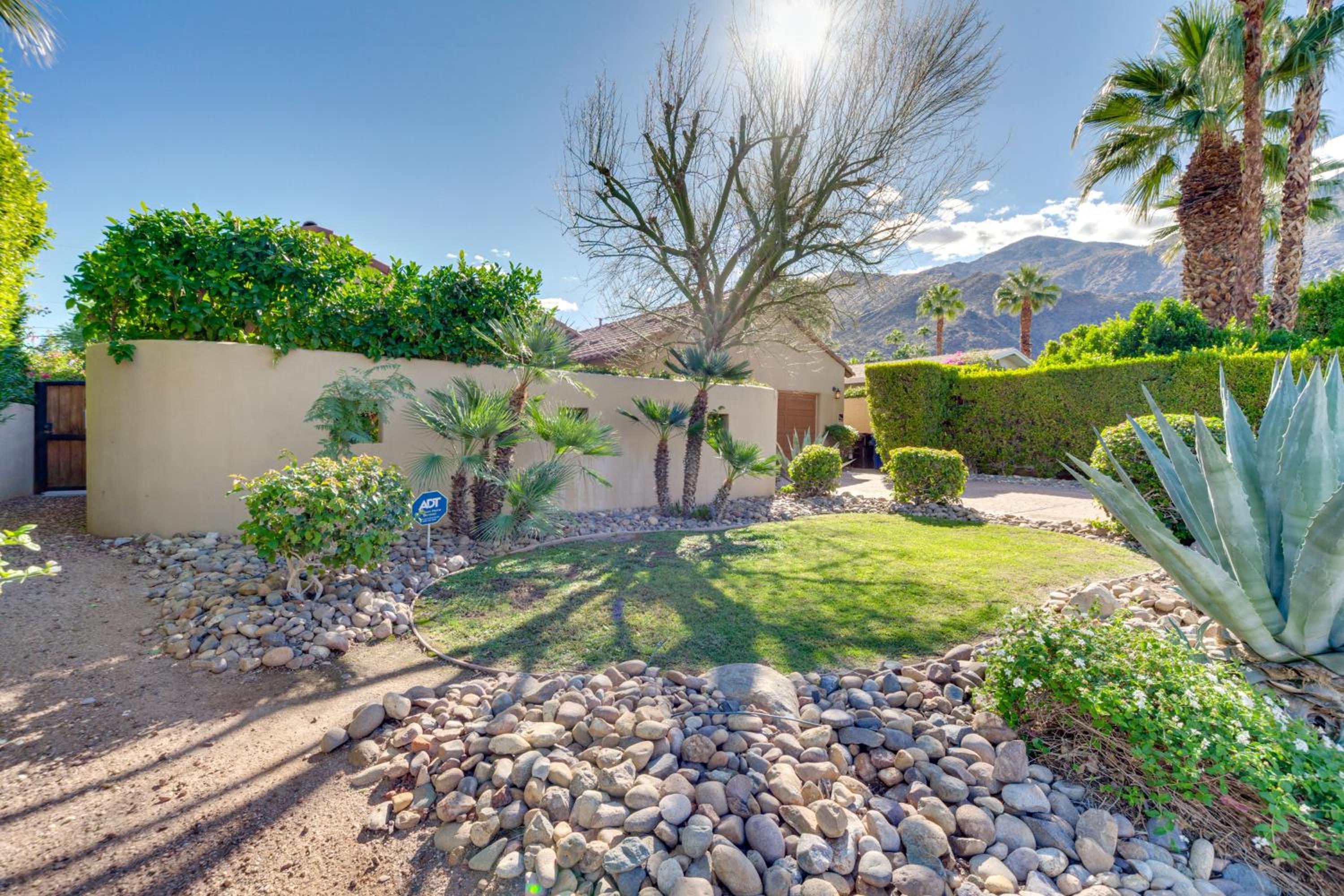 Walk to Dtwn Palm Springs! Chic Desert Oasis
