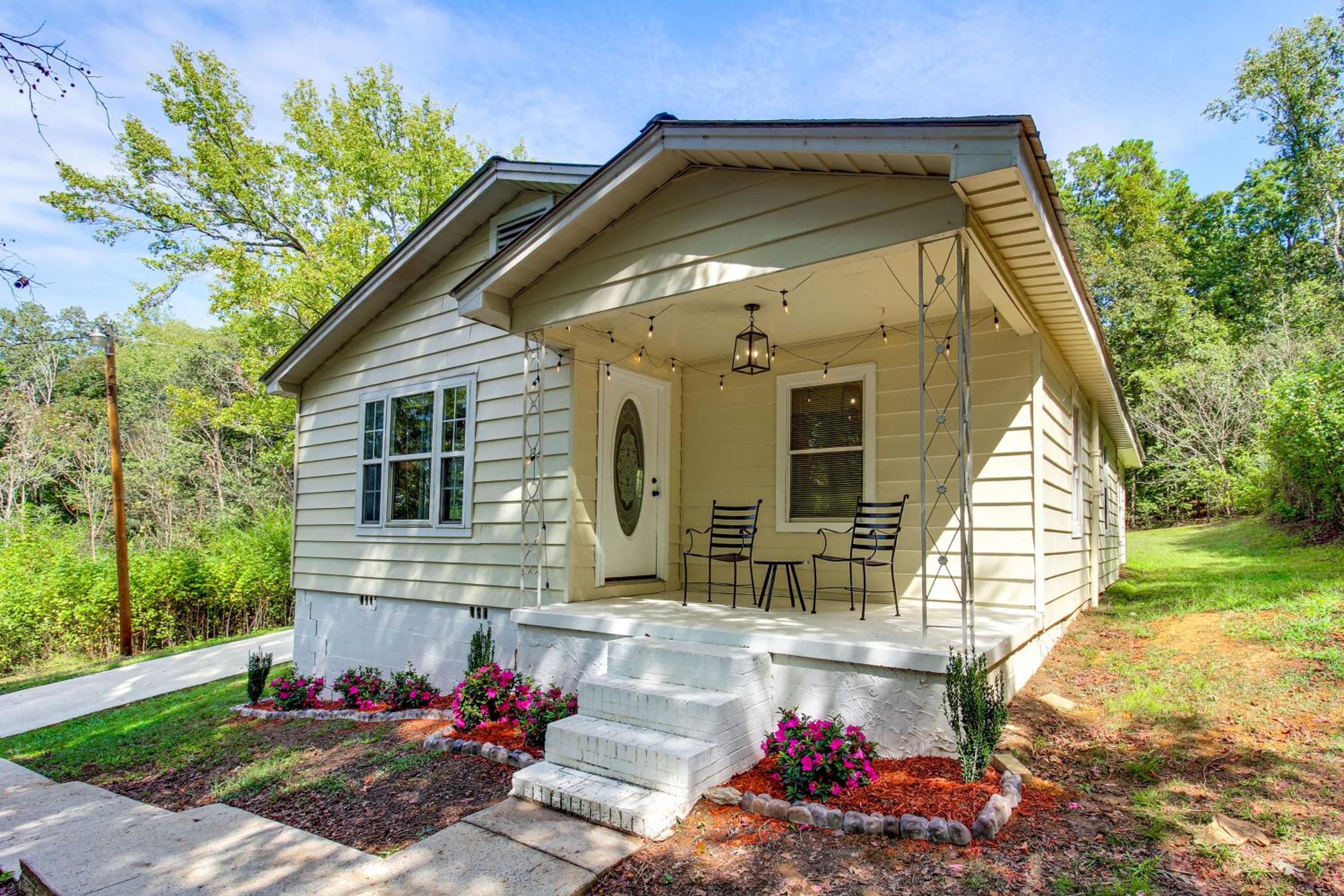 Lake Guntersville Hideaway! Home on Over 2 Acres