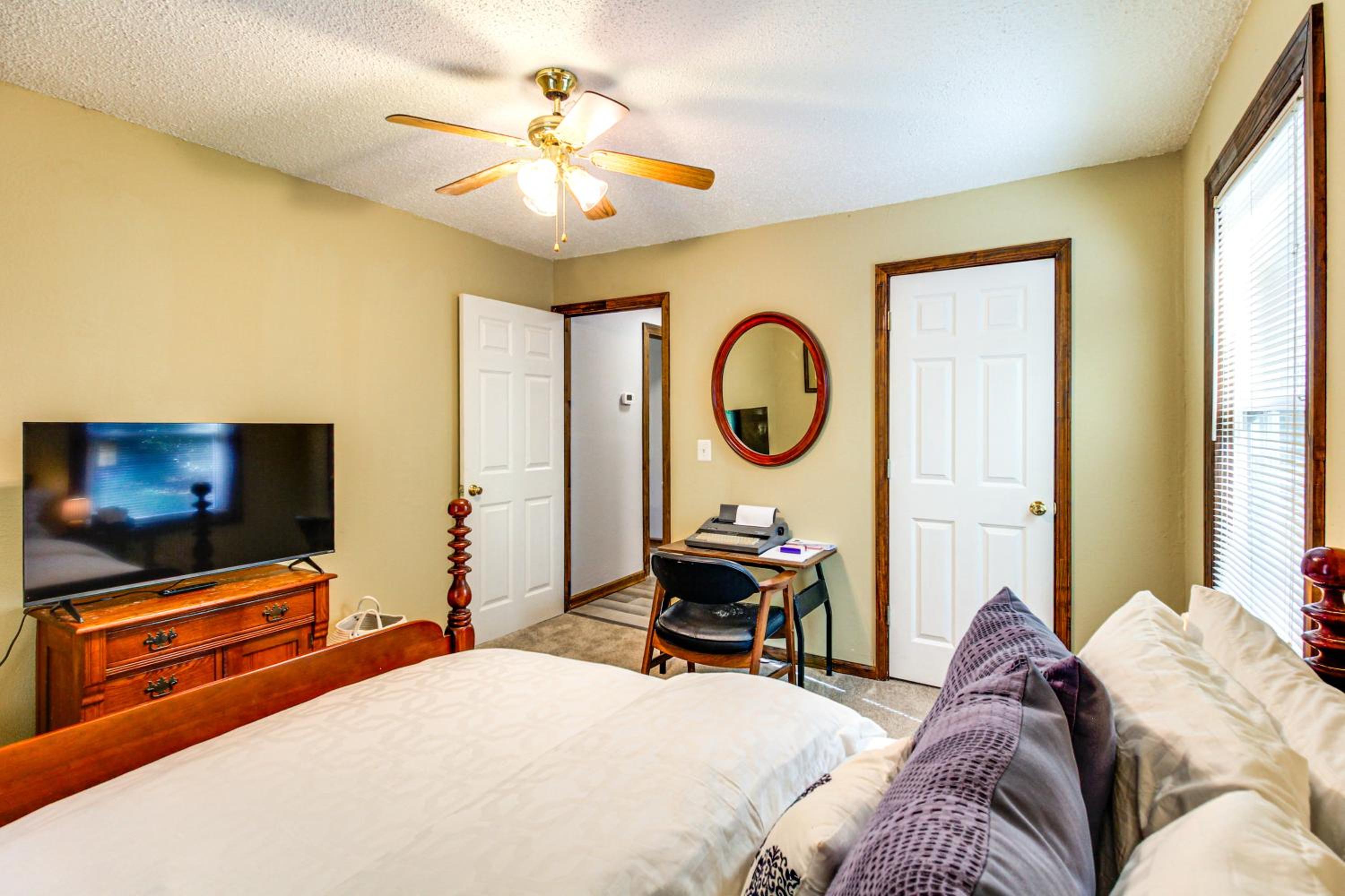 Lake Guntersville Hideaway! Home on Over 2 Acres