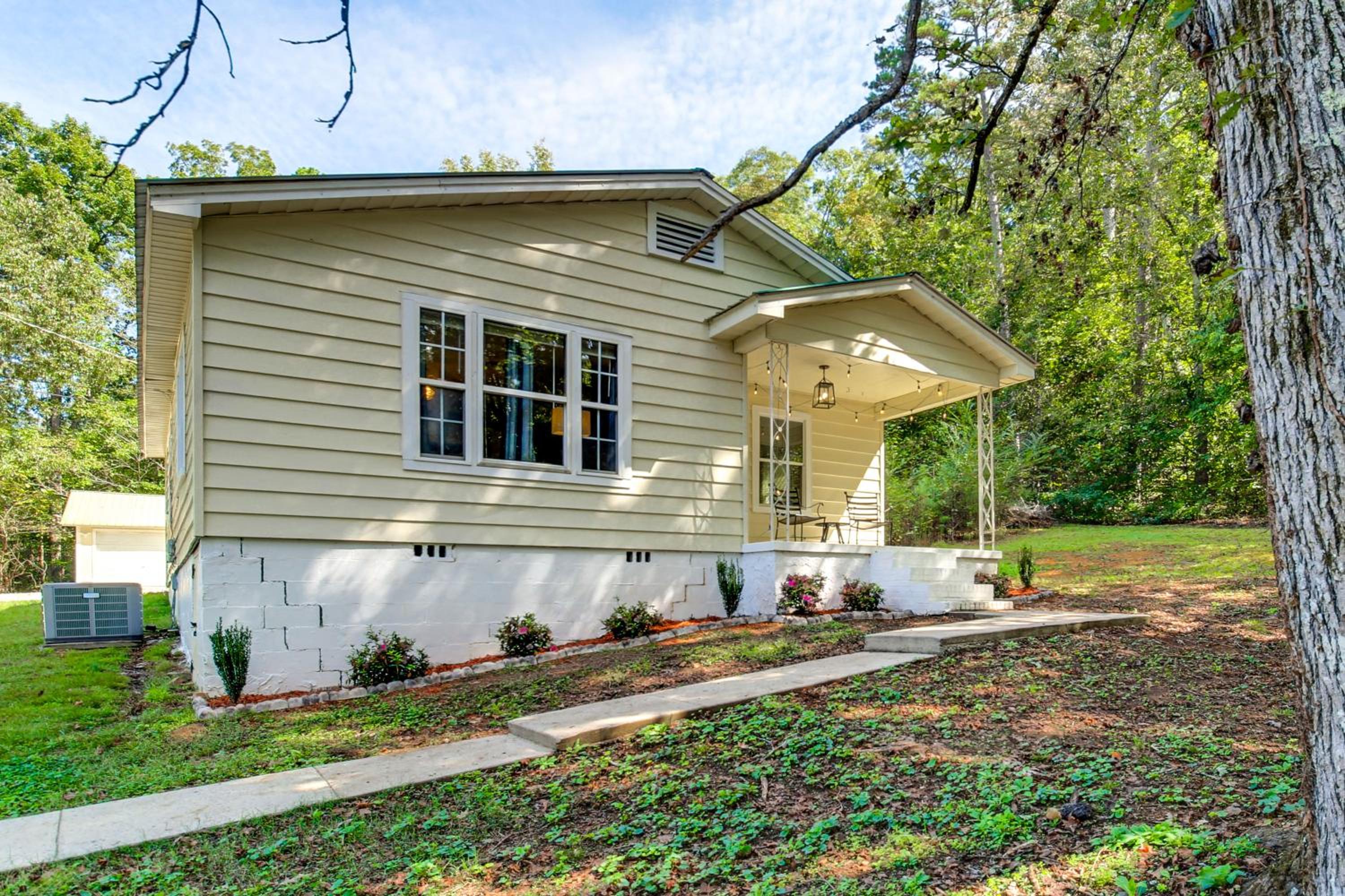 Lake Guntersville Hideaway! Home on Over 2 Acres