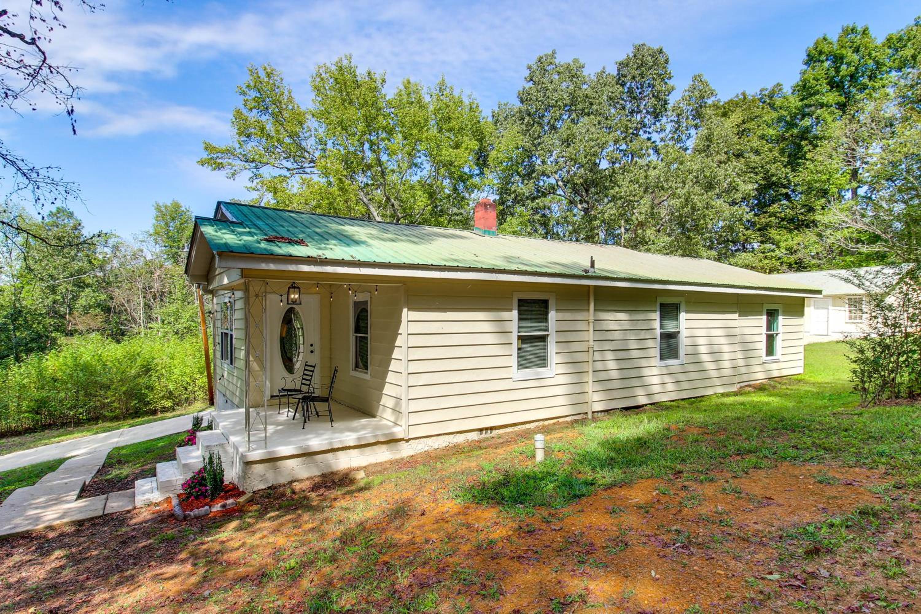 Lake Guntersville Hideaway! Home on Over 2 Acres