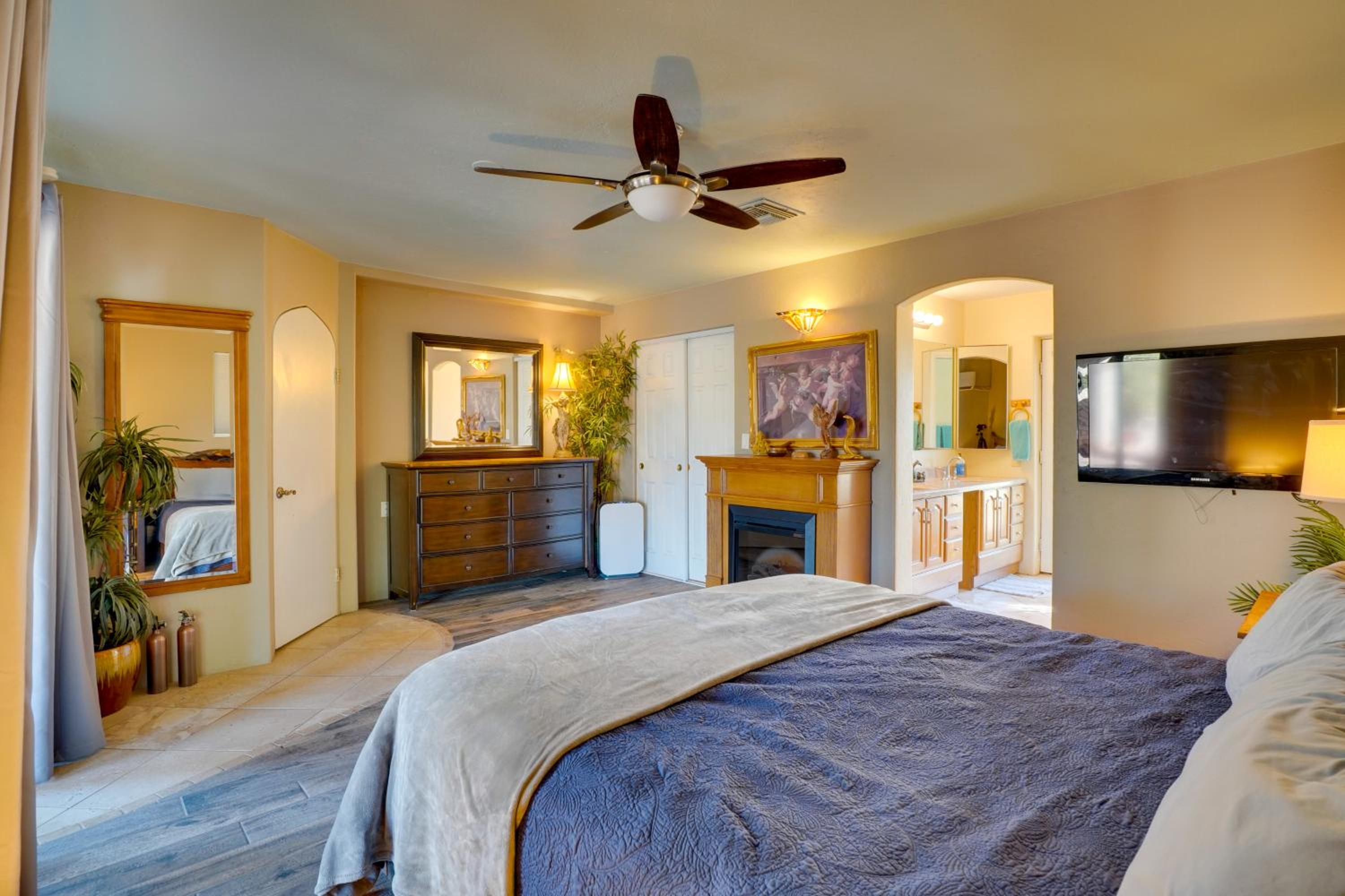 Pool and Stunning Mtn Views! Eclectic Tucson Home