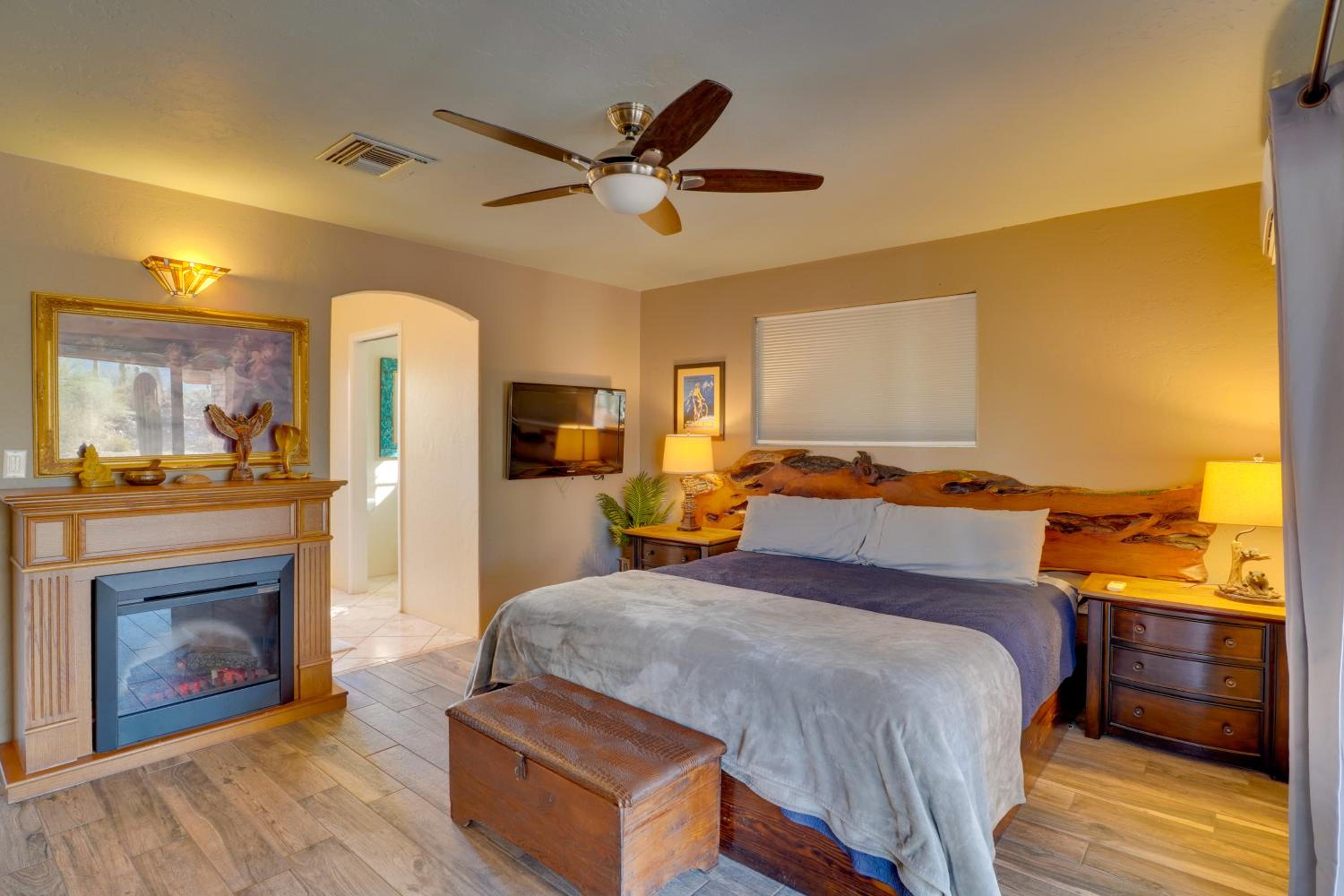 Pool and Stunning Mtn Views! Eclectic Tucson Home