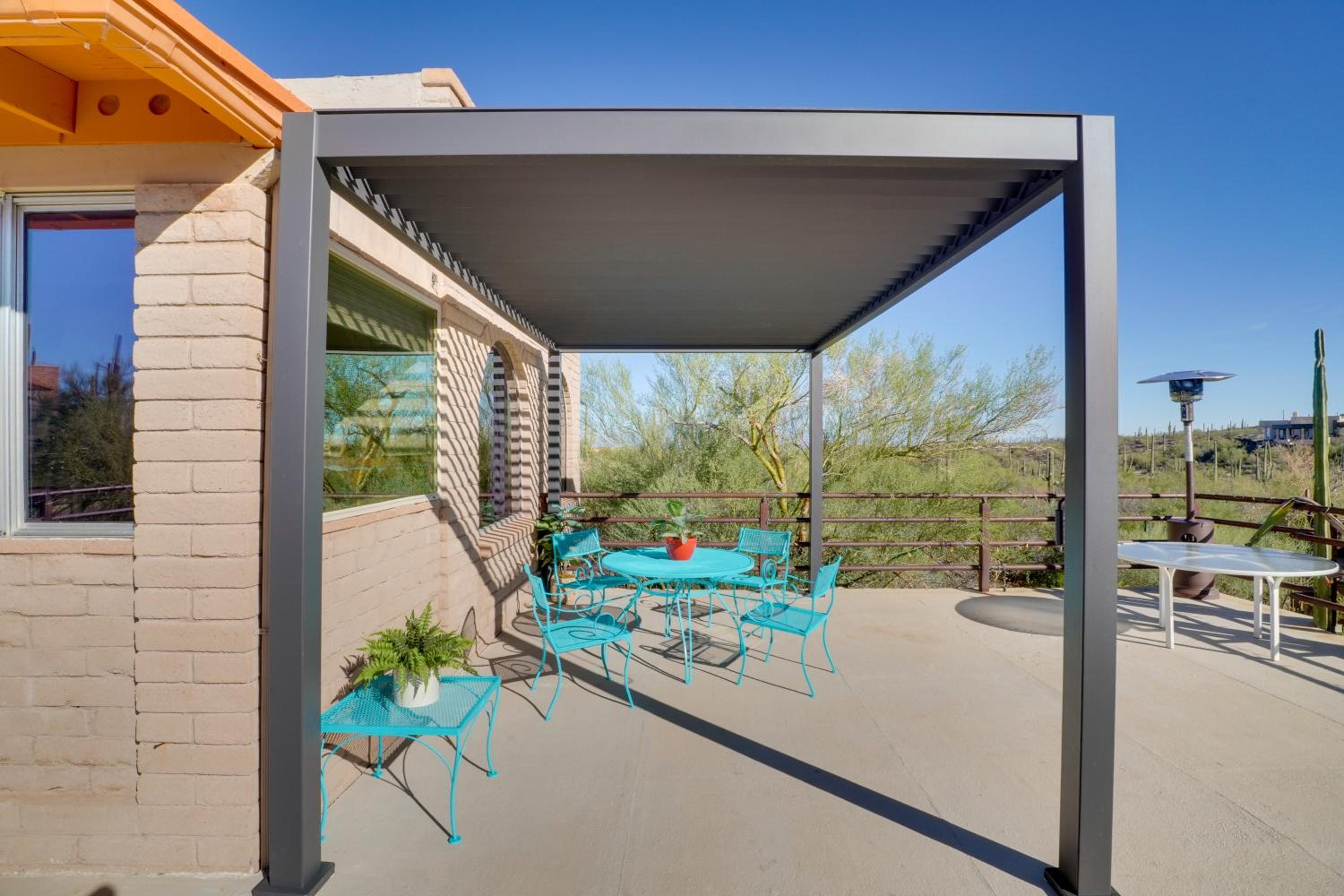 Pool and Stunning Mtn Views! Eclectic Tucson Home