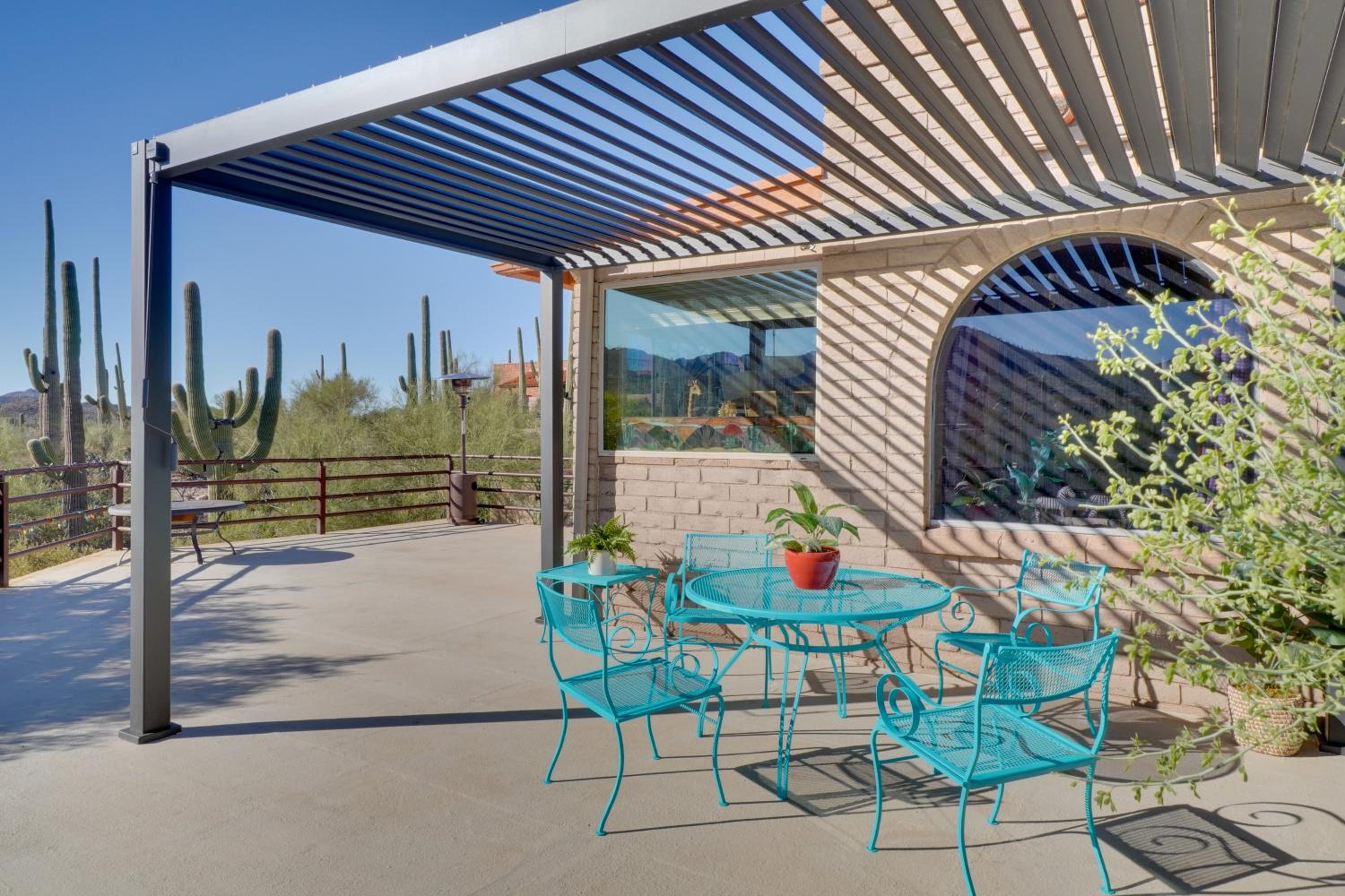 Pool and Stunning Mtn Views! Eclectic Tucson Home