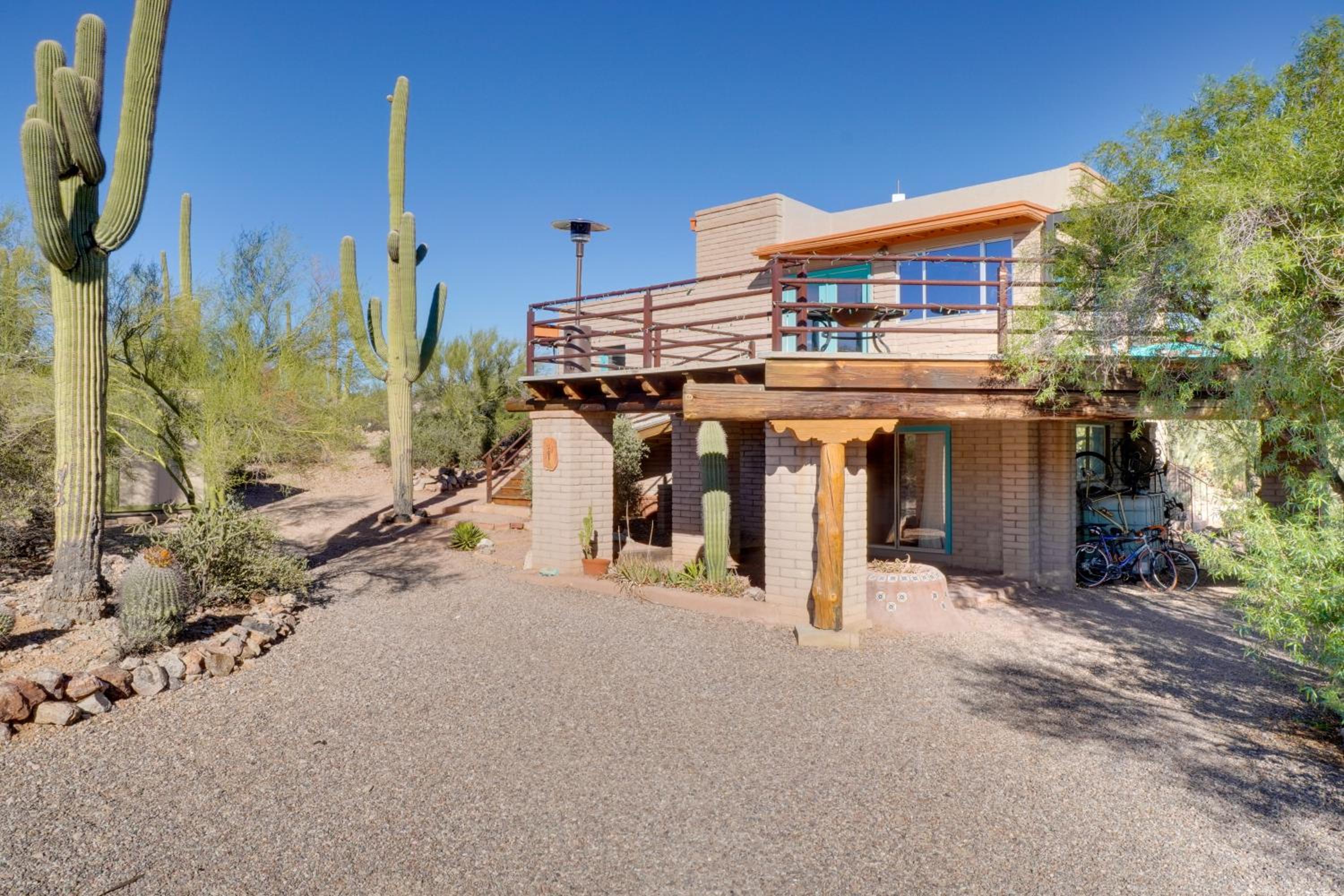 Pool and Stunning Mtn Views! Eclectic Tucson Home