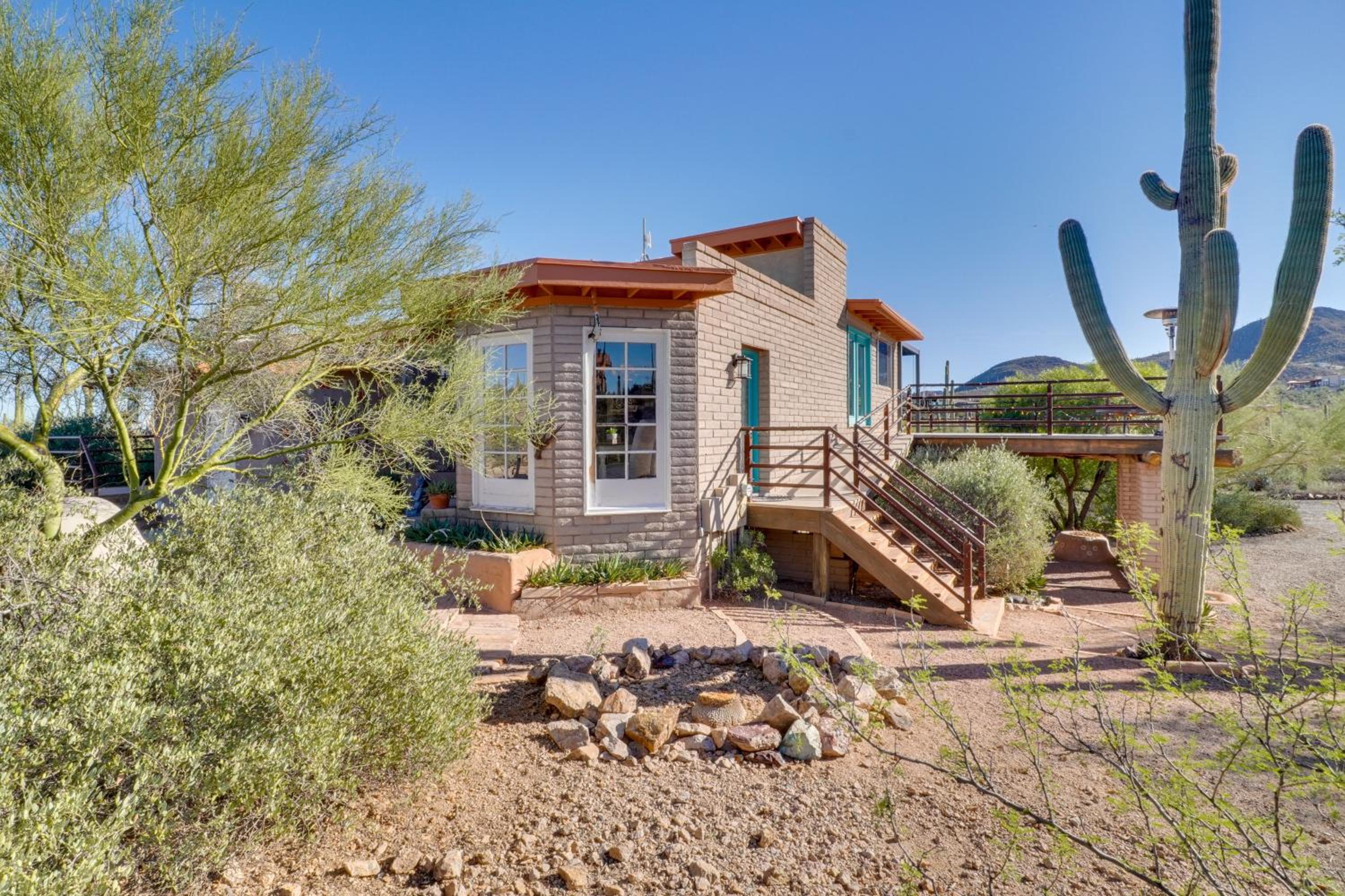 Pool and Stunning Mtn Views! Eclectic Tucson Home