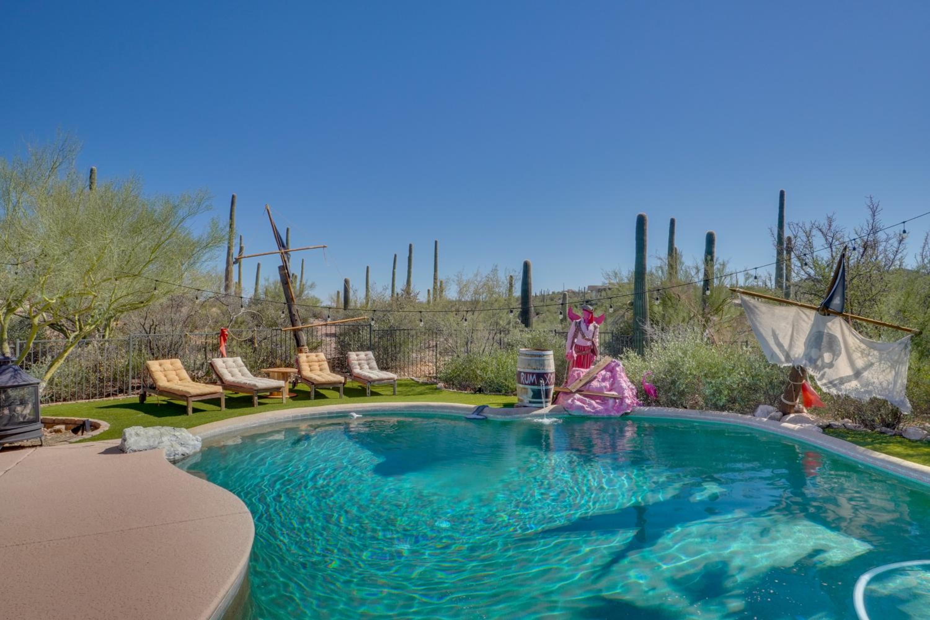Pool and Stunning Mtn Views! Eclectic Tucson Home