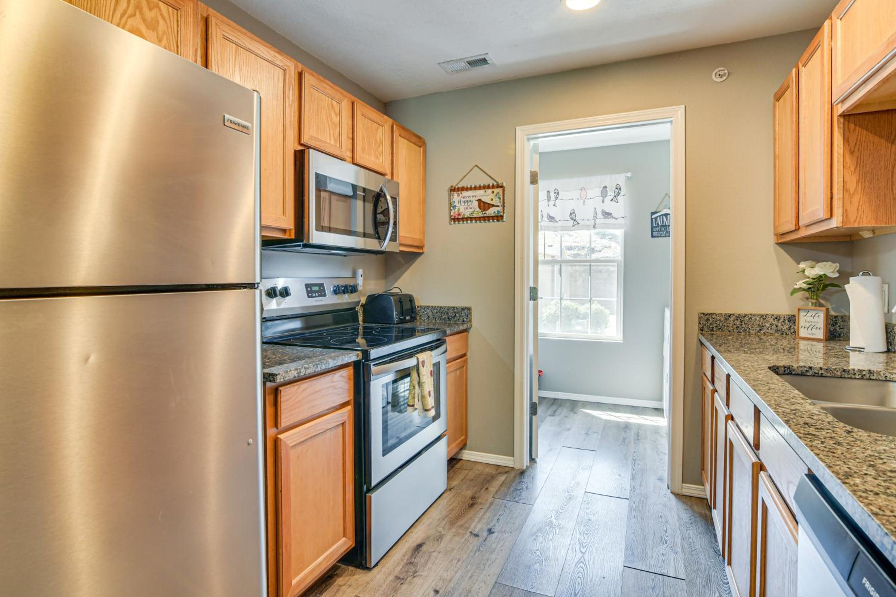 Whimsy on the Hillside! Family Condo in Branson