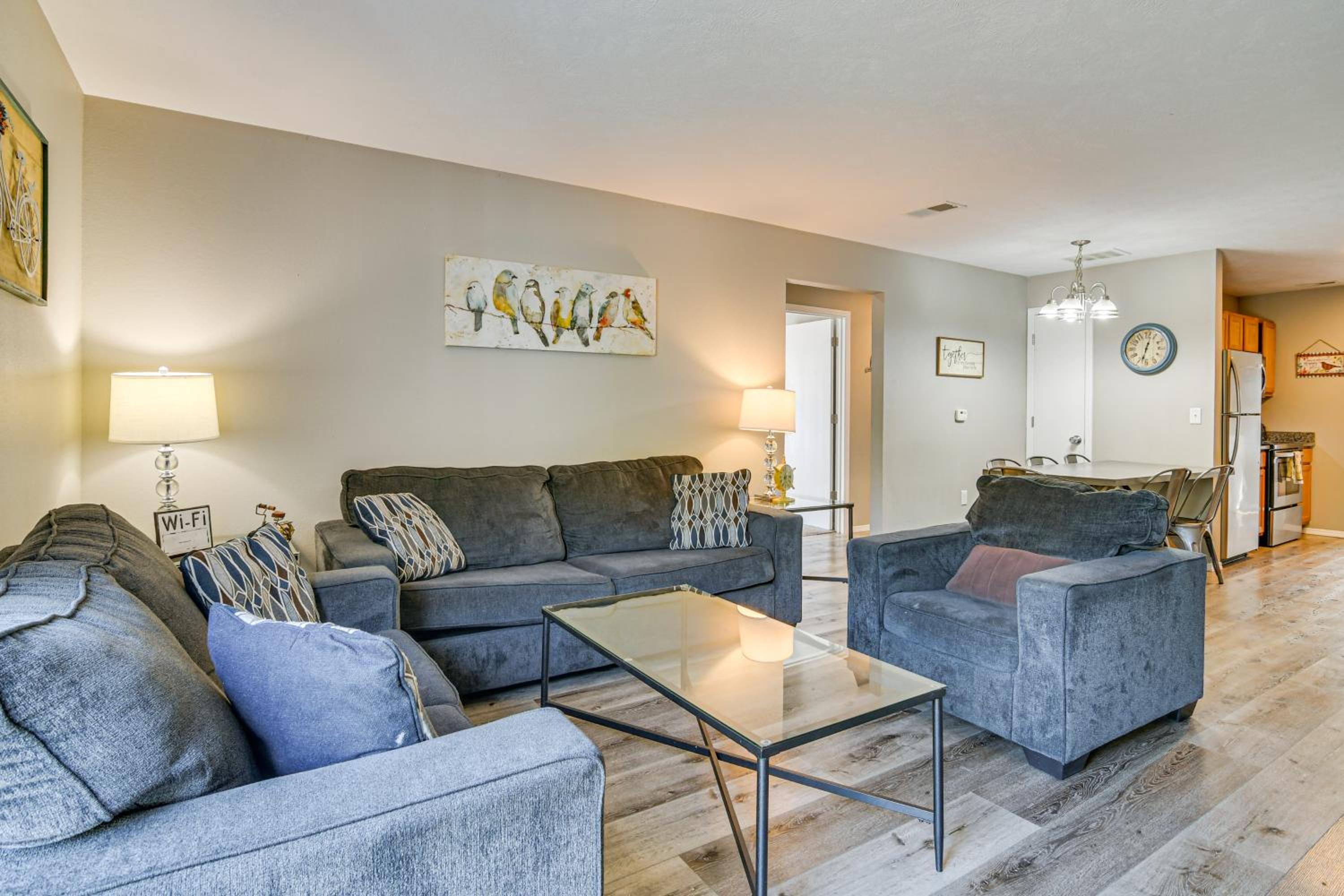 Whimsy on the Hillside! Family Condo in Branson