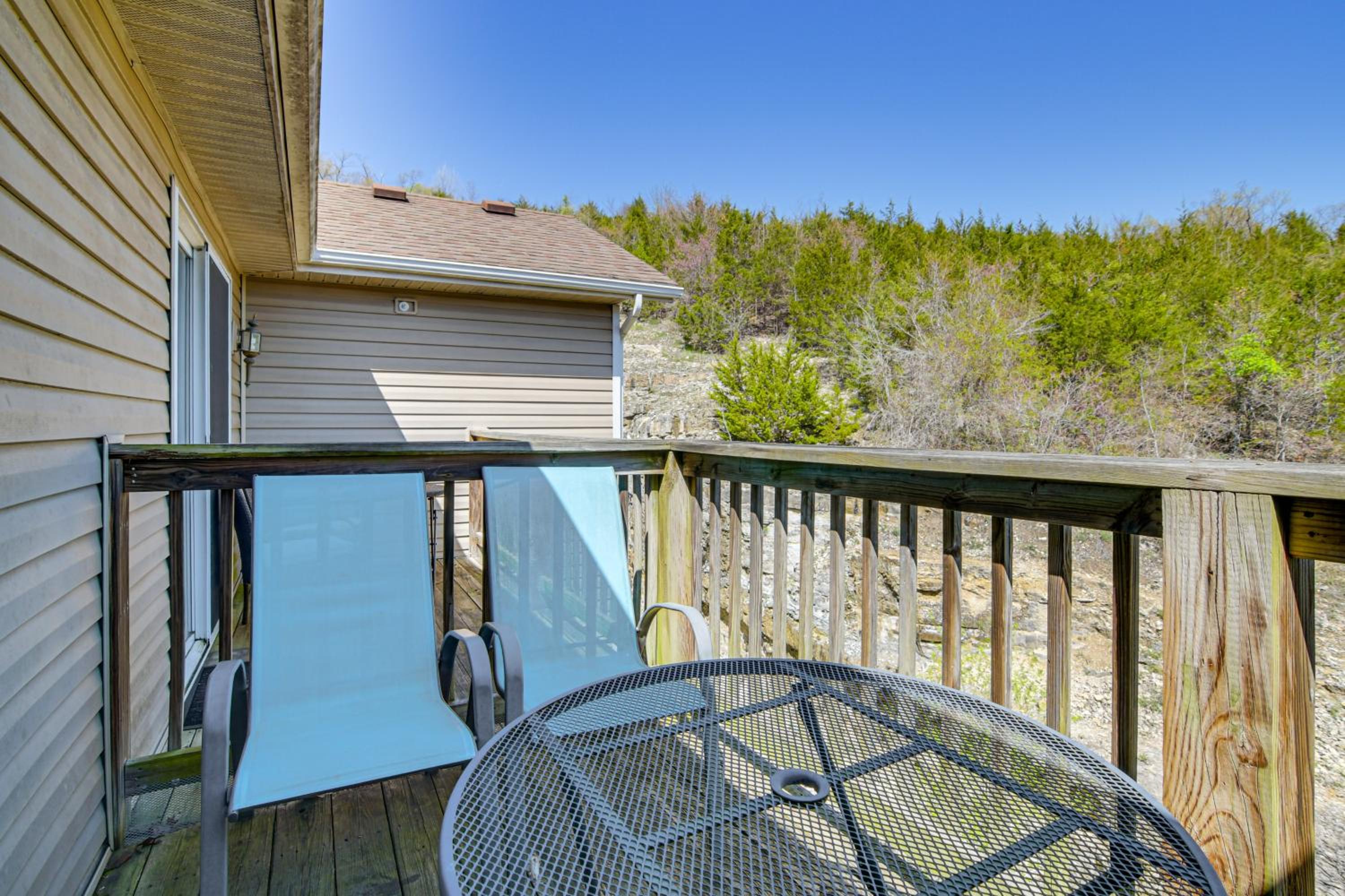 Whimsy on the Hillside! Family Condo in Branson