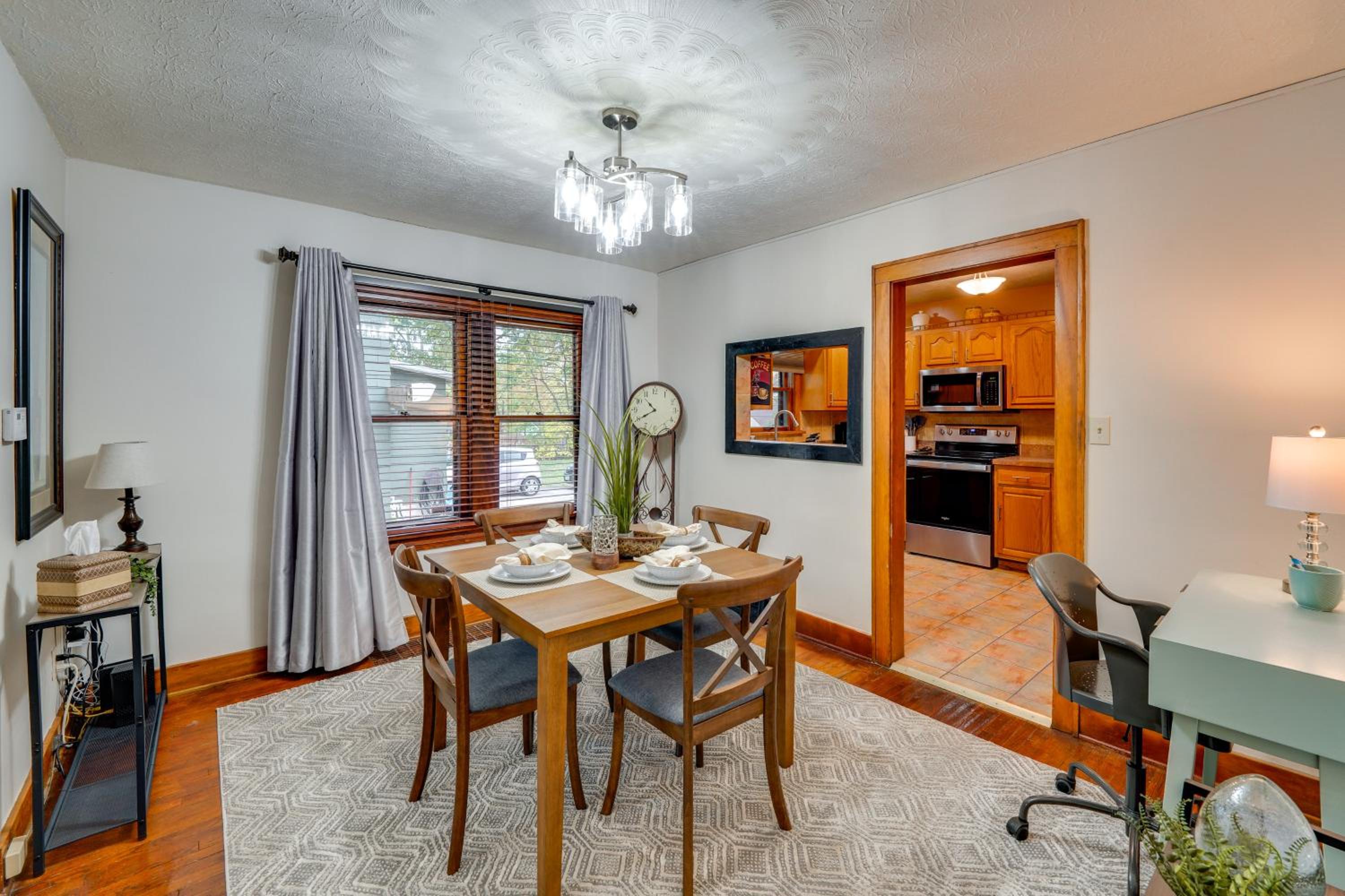 1 Mi to Akron Zoo Ranch-Style Home with Yard!