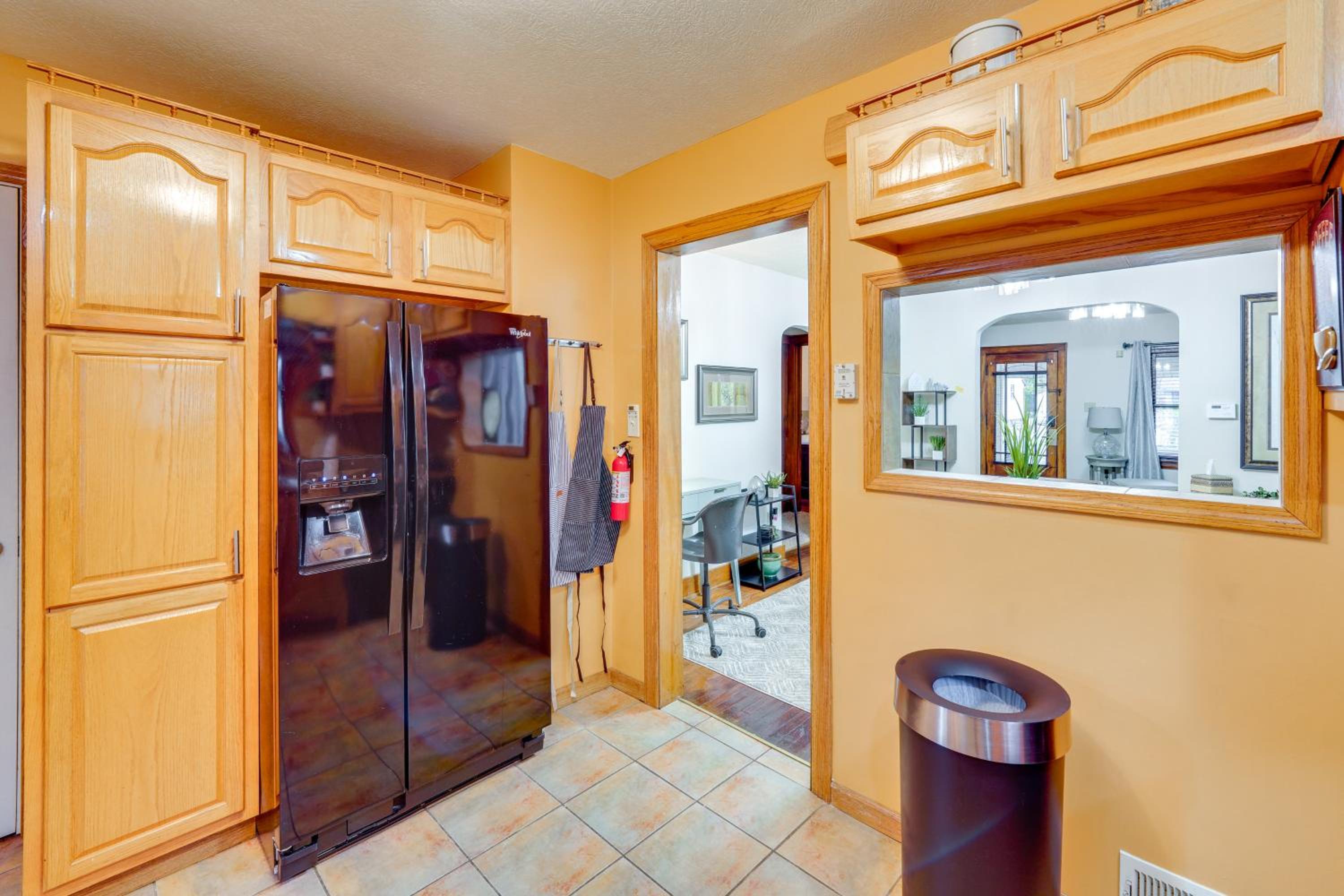 1 Mi to Akron Zoo Ranch-Style Home with Yard!