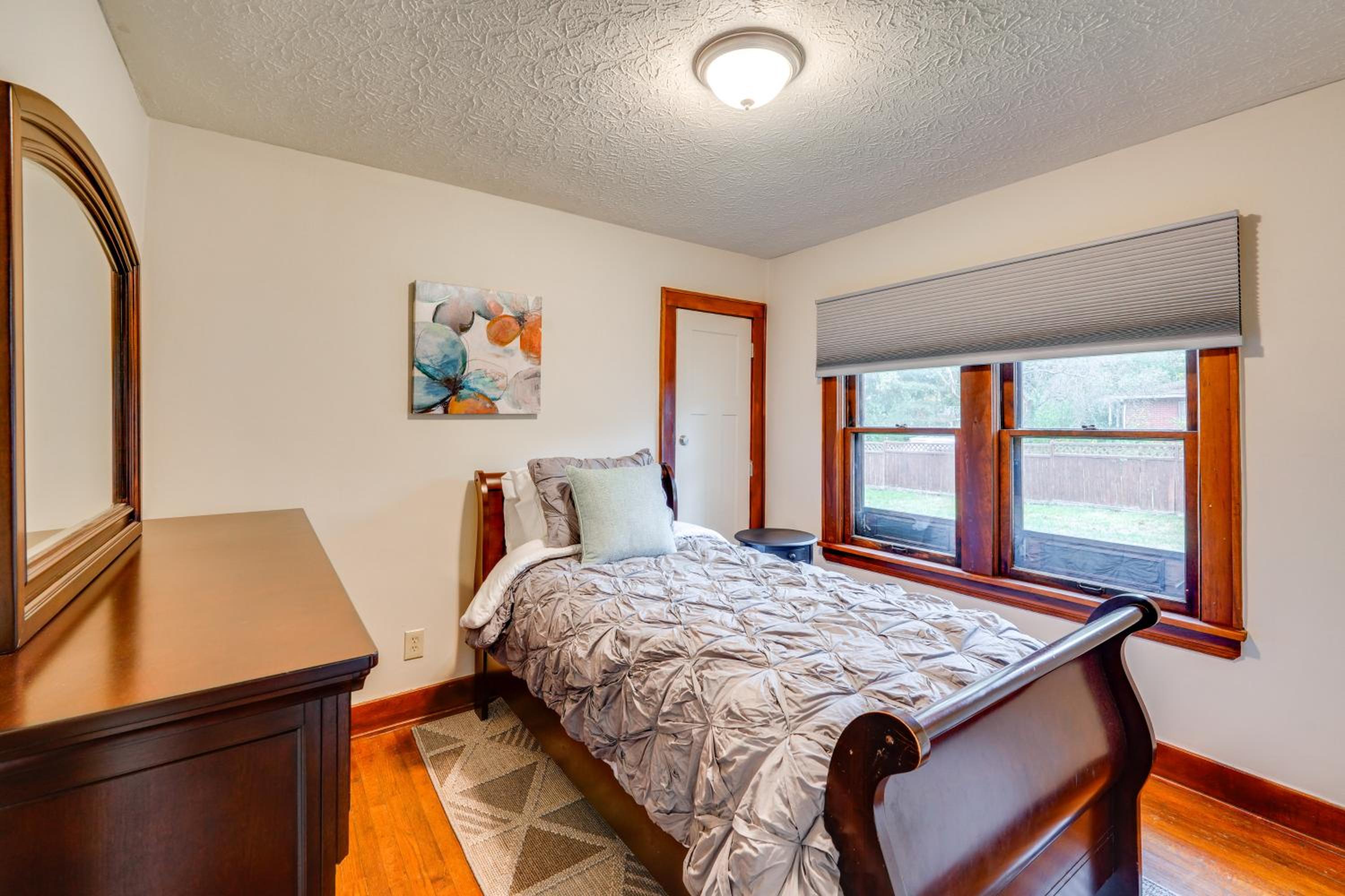 1 Mi to Akron Zoo Ranch-Style Home with Yard!