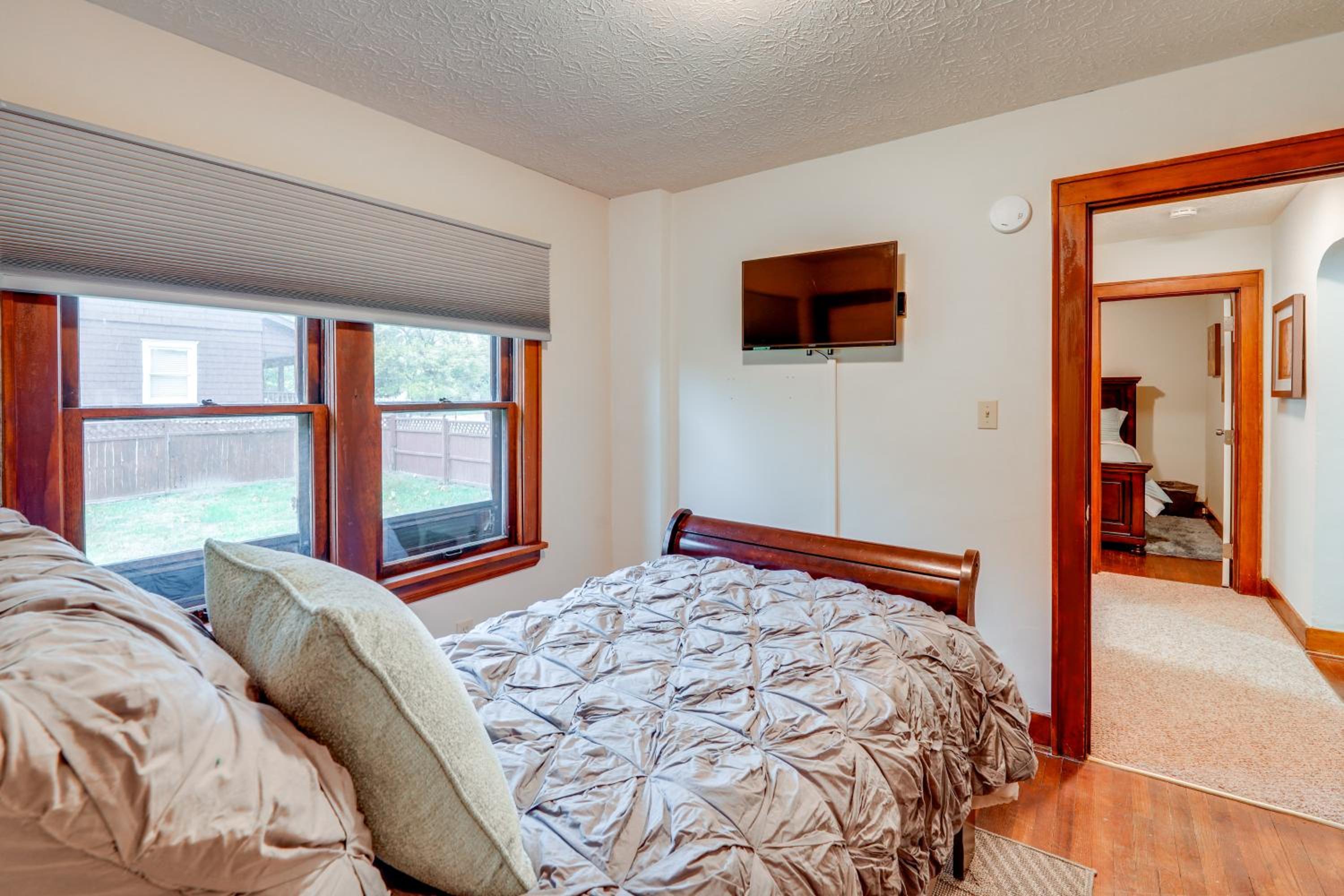 1 Mi to Akron Zoo Ranch-Style Home with Yard!