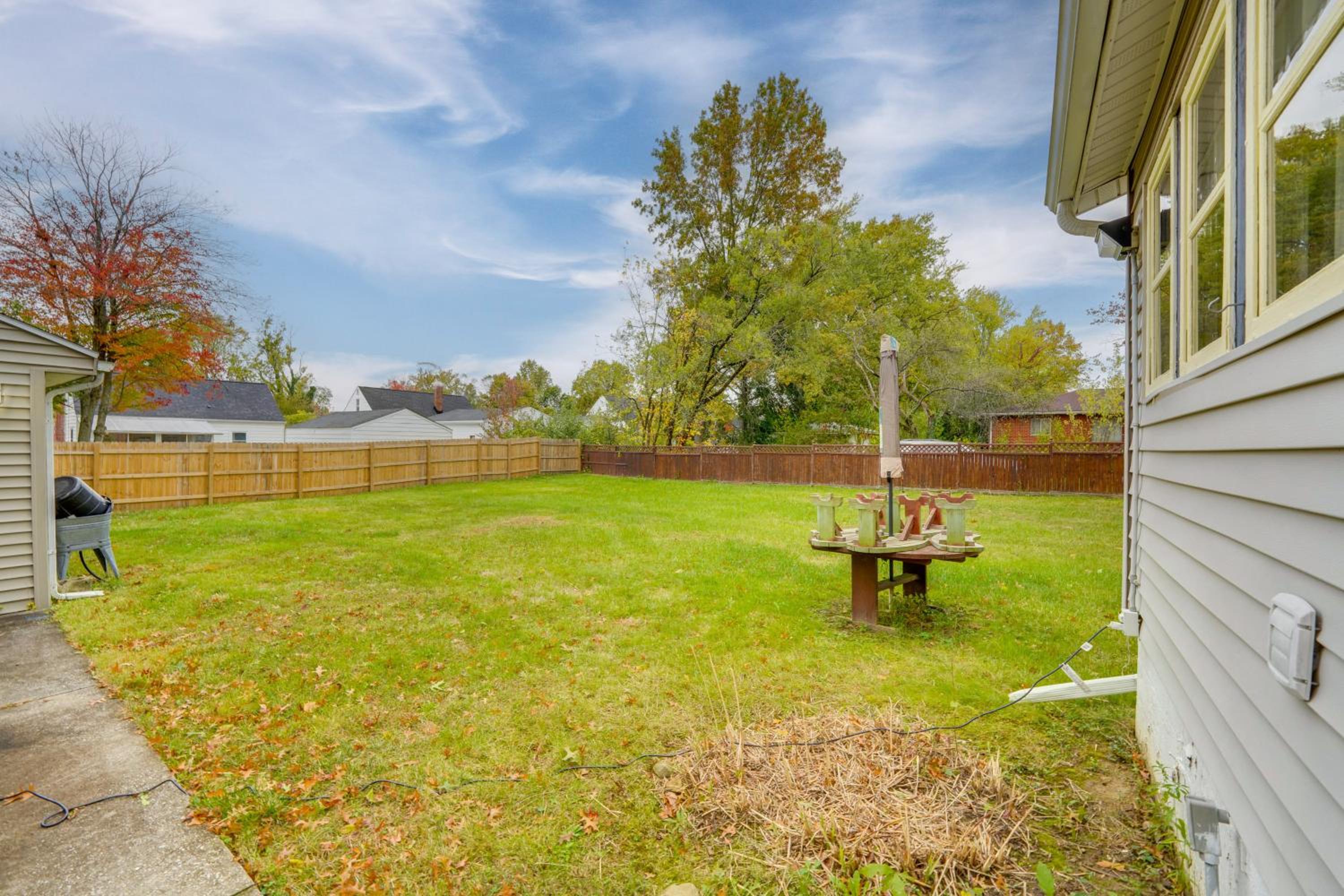 1 Mi to Akron Zoo Ranch-Style Home with Yard!