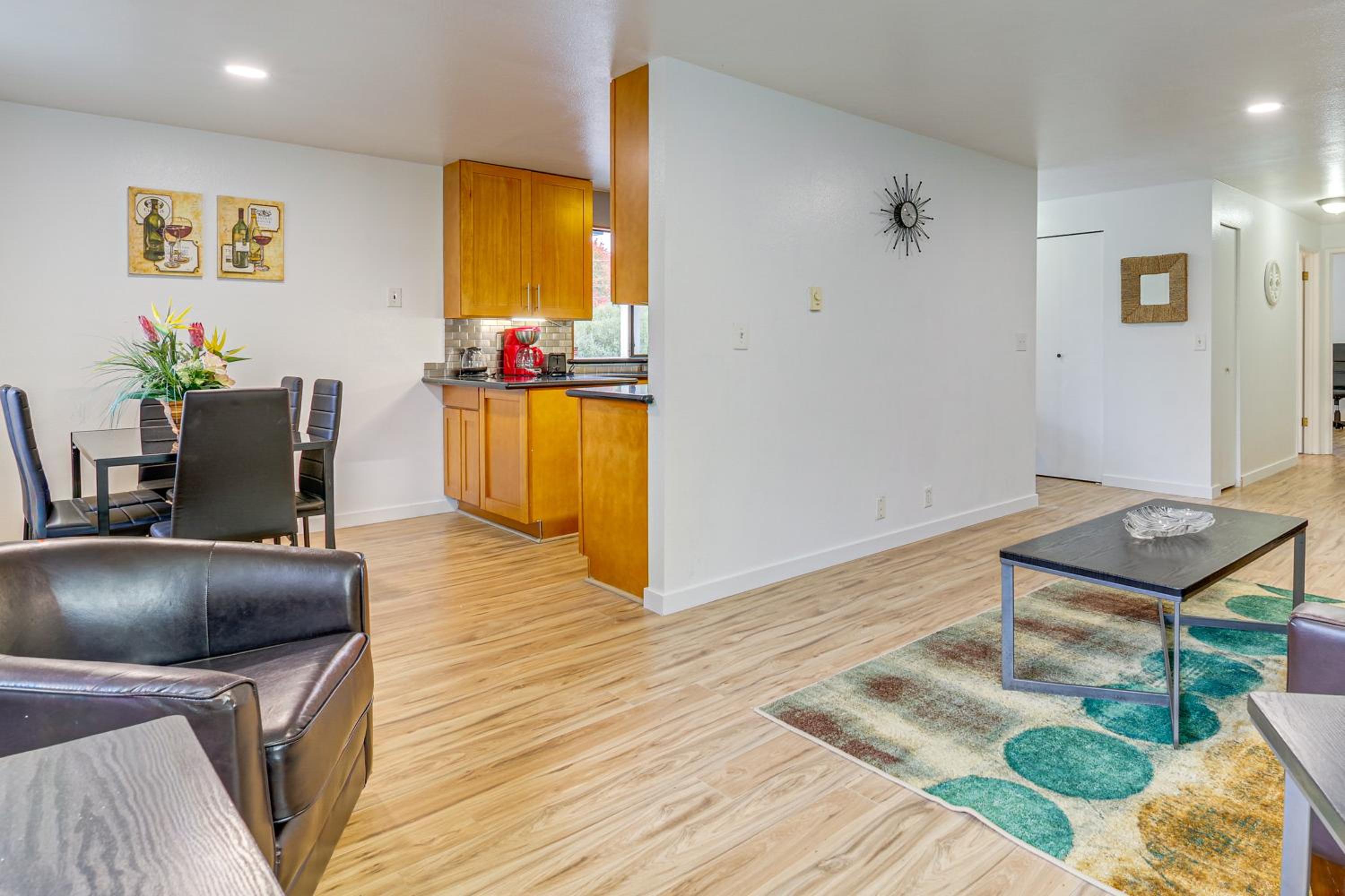 Quiet, Pet Friendly! Bothell Apt Near Wine Country