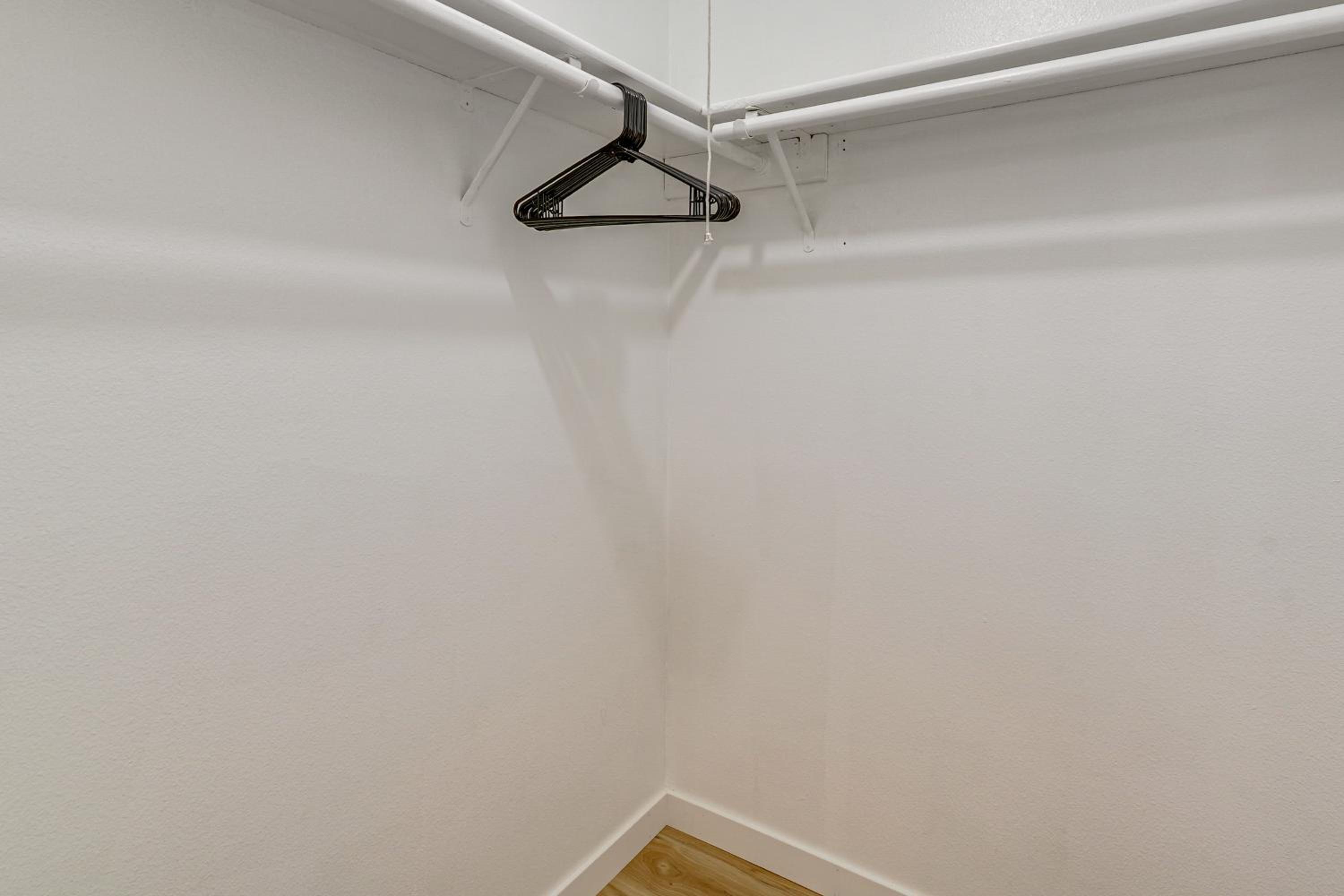 Quiet, Pet Friendly! Bothell Apt Near Wine Country