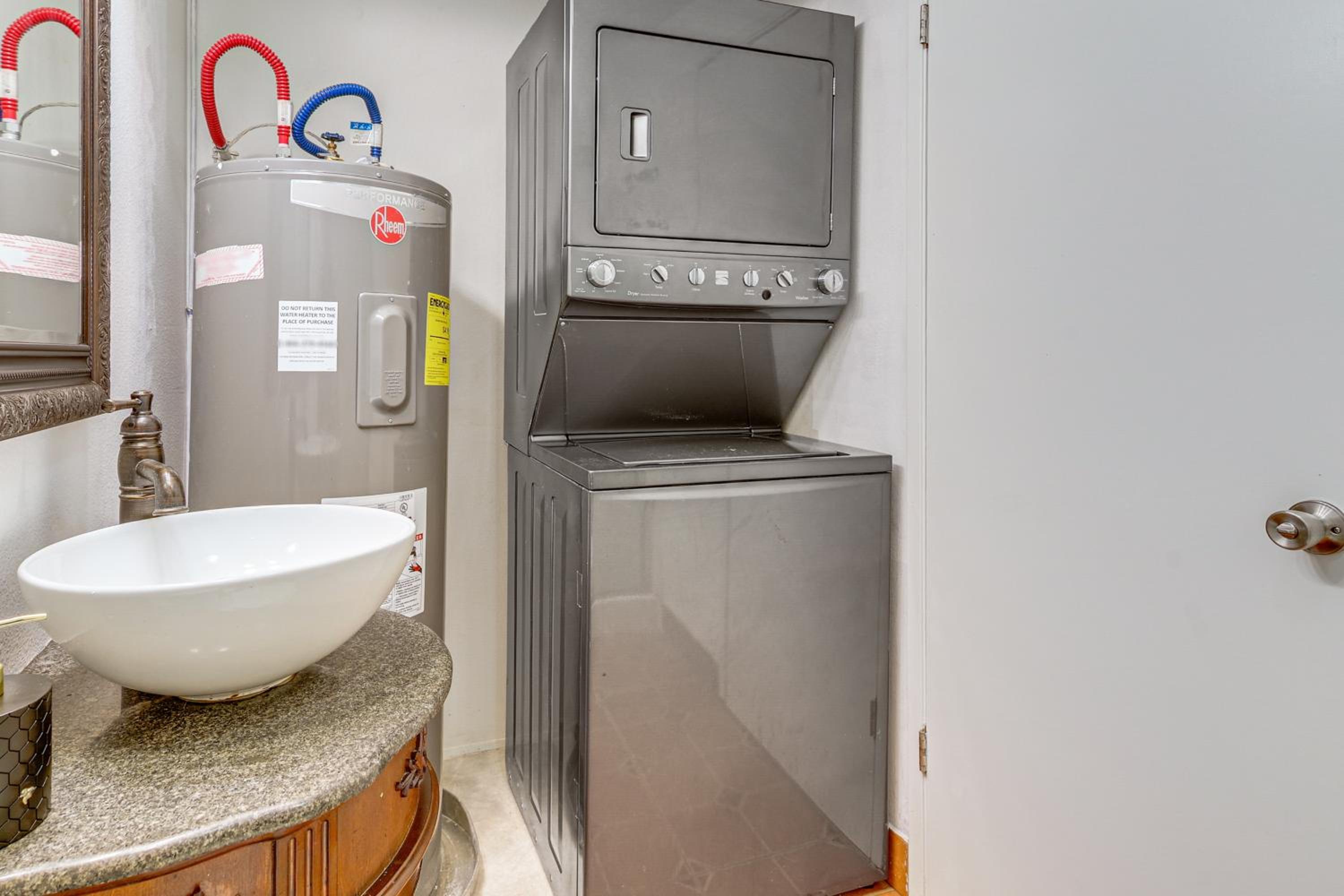 Quiet, Pet Friendly! Bothell Apt Near Wine Country