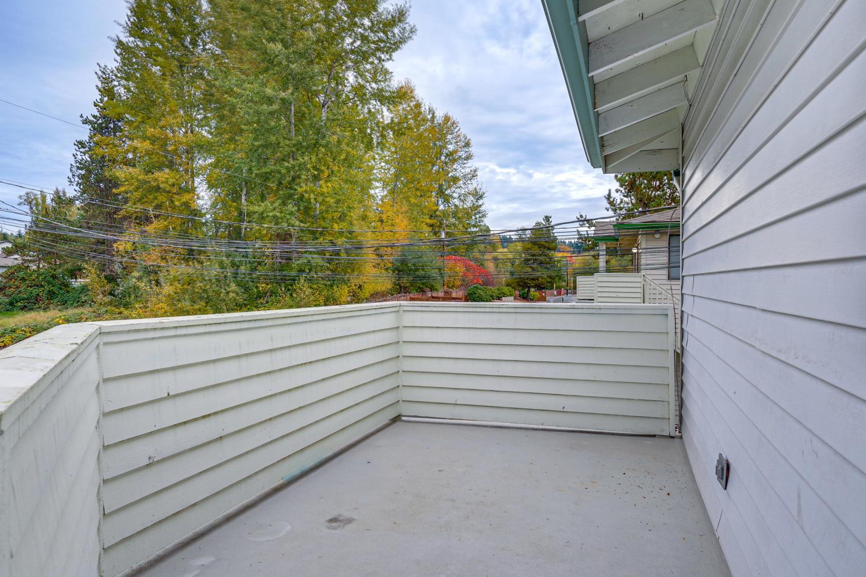 Quiet, Pet Friendly! Bothell Apt Near Wine Country