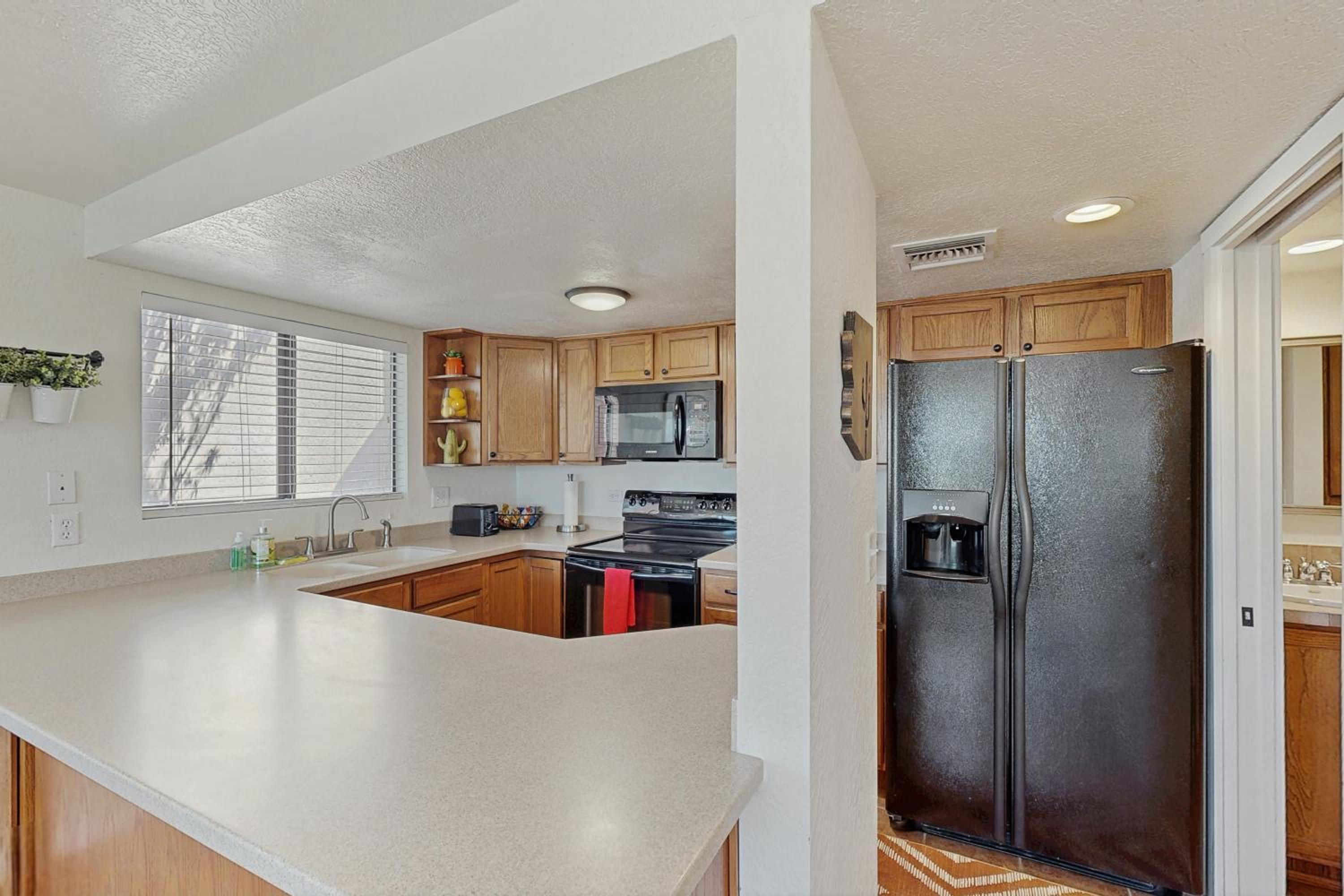 Mtn-View Condo with Resort Amenities in Tucson!