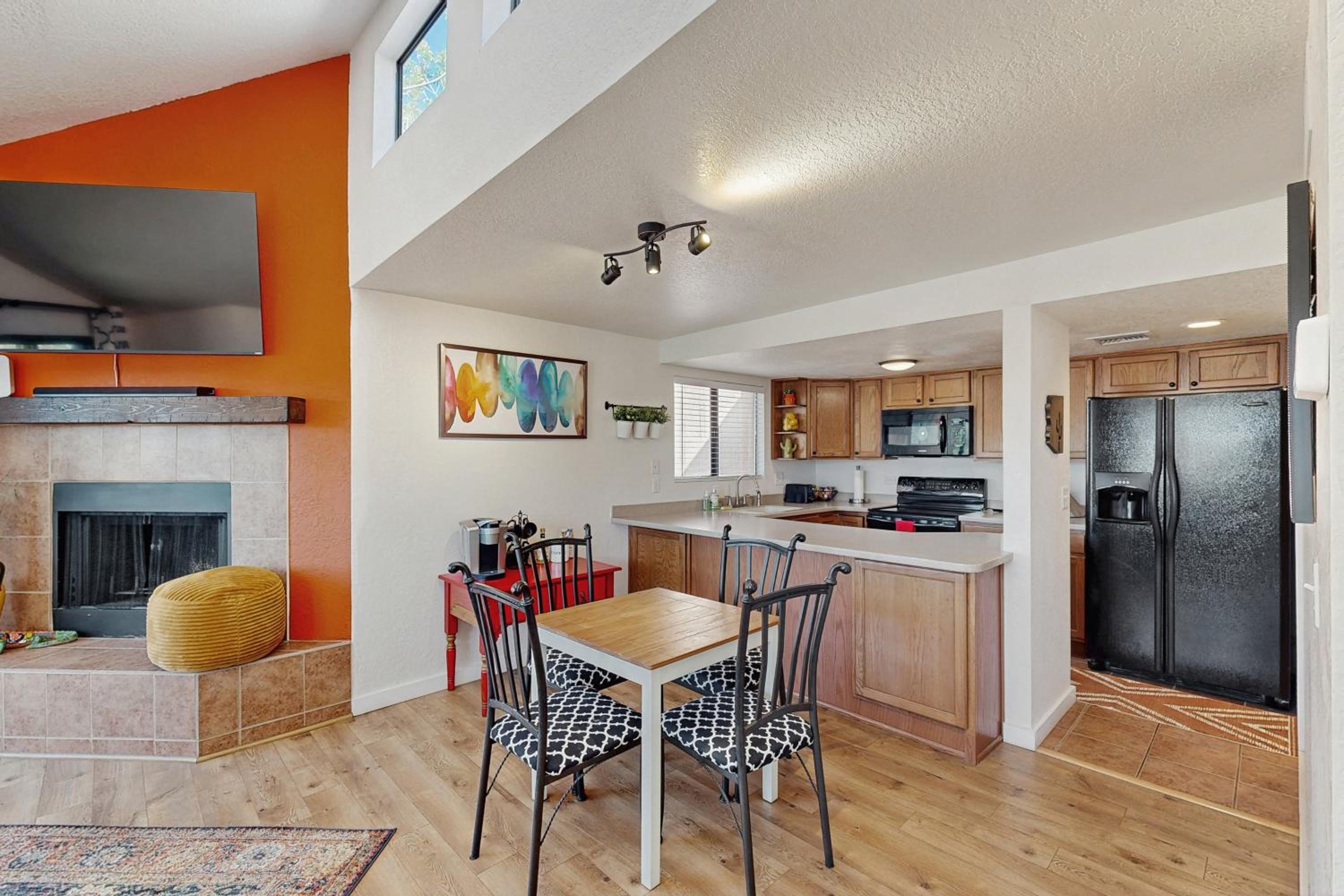 Mtn-View Condo with Resort Amenities in Tucson!
