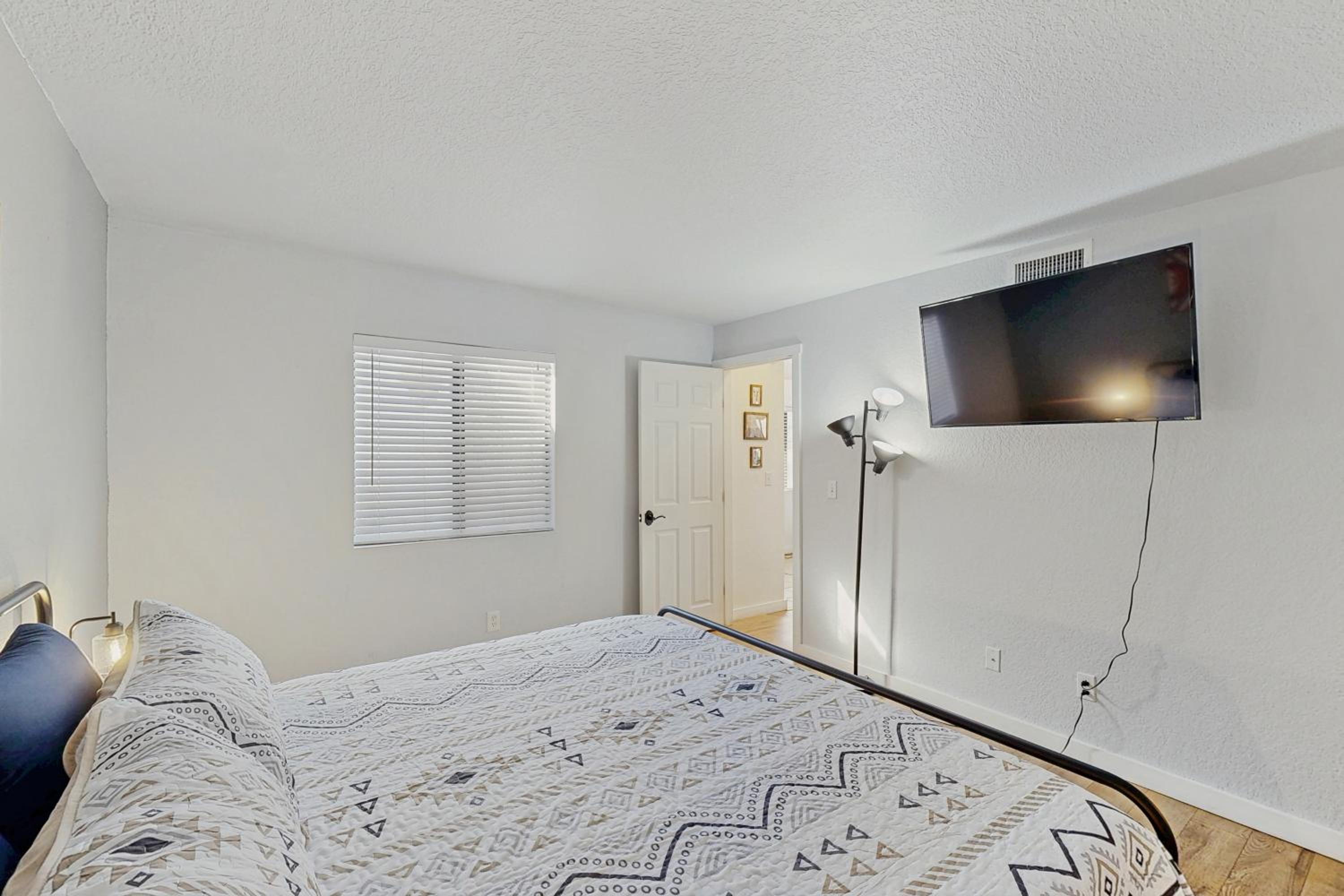Mtn-View Condo with Resort Amenities in Tucson!