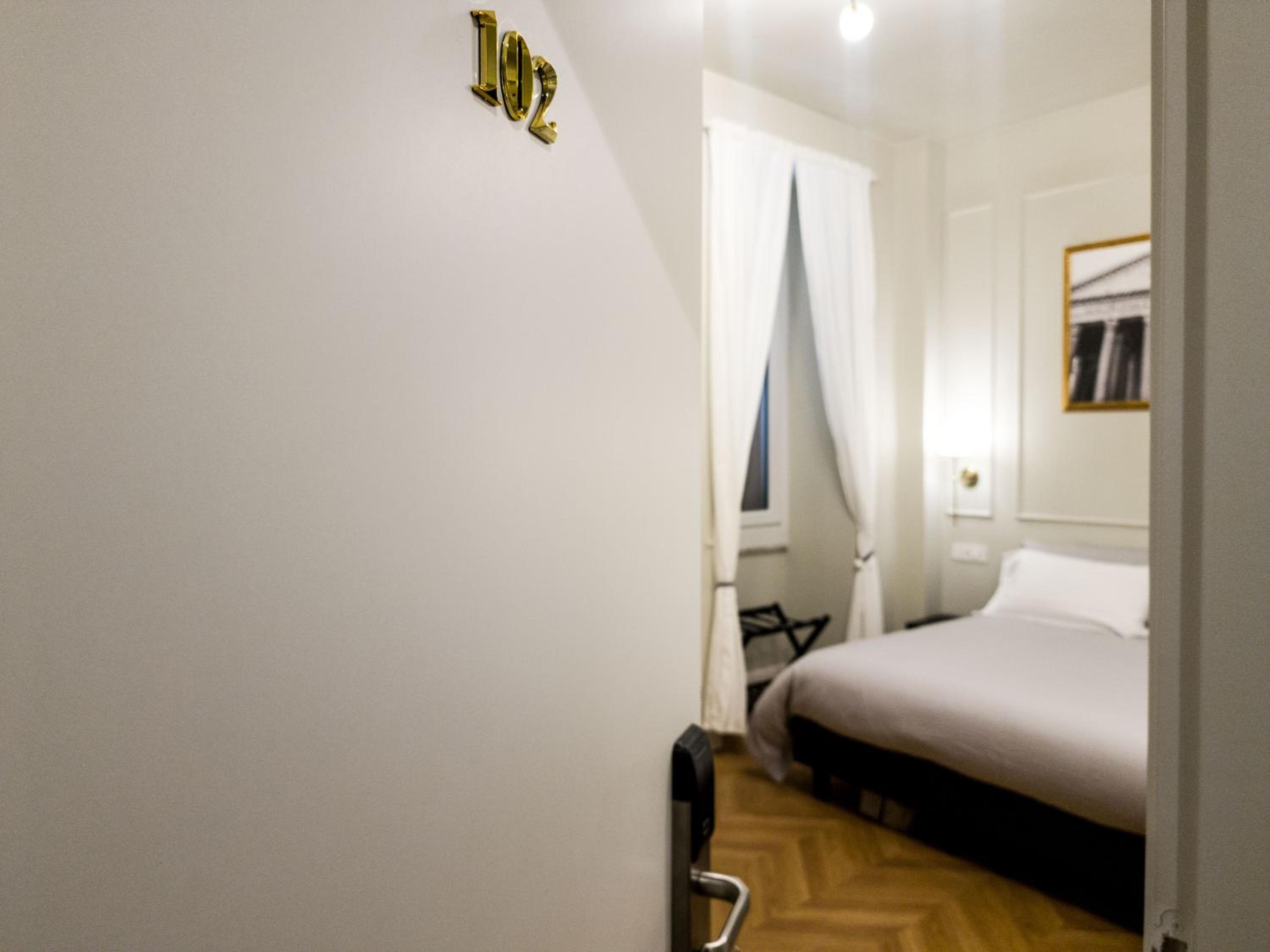 Domus Innovatis Rooms & Home - Vatican Rooms