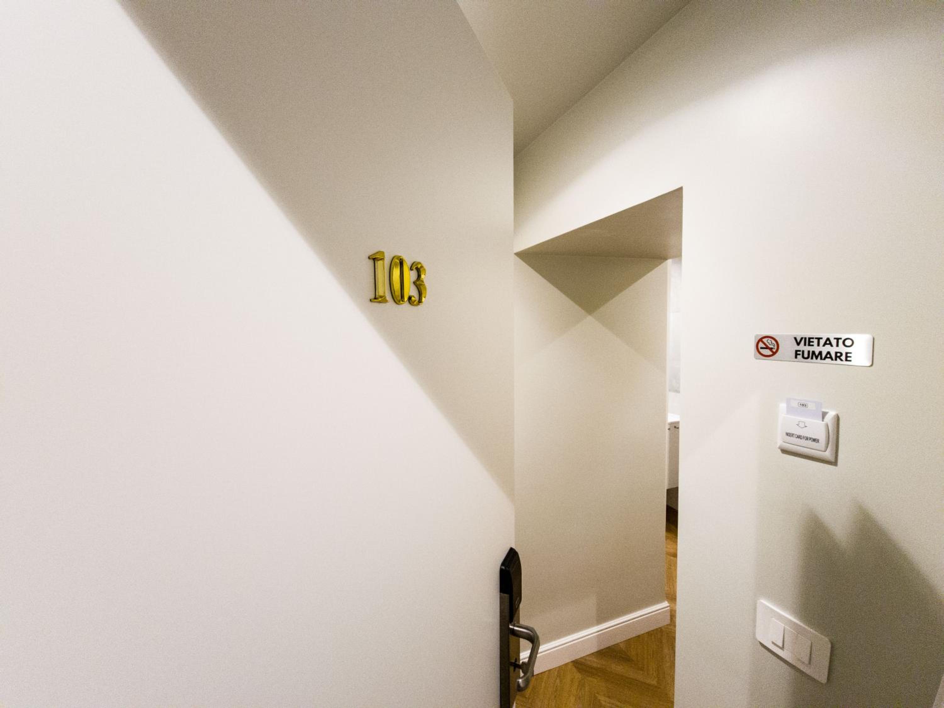 Domus Innovatis Rooms & Home - Vatican Rooms