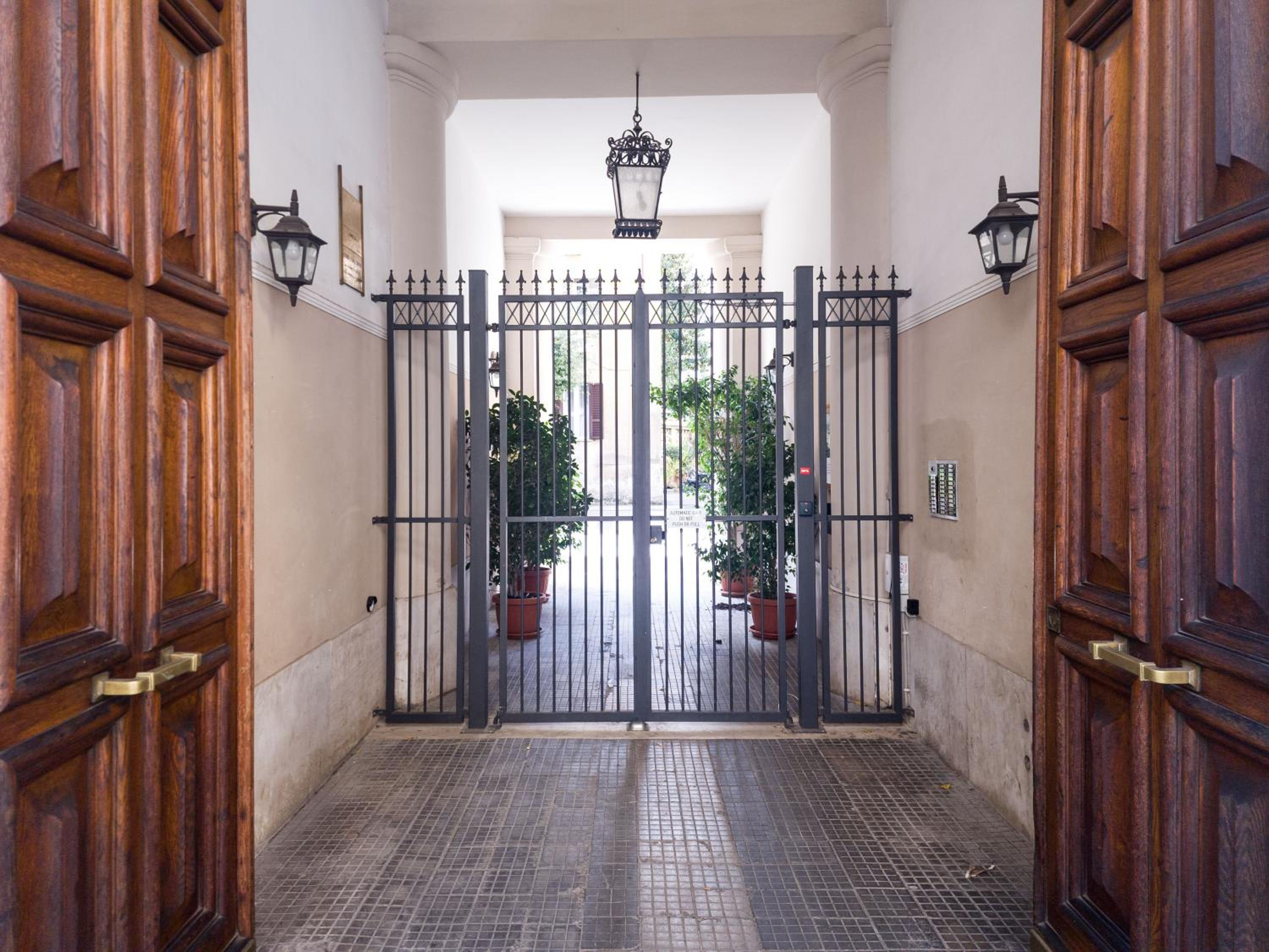 Domus Innovatis Rooms & Home - Vatican Rooms