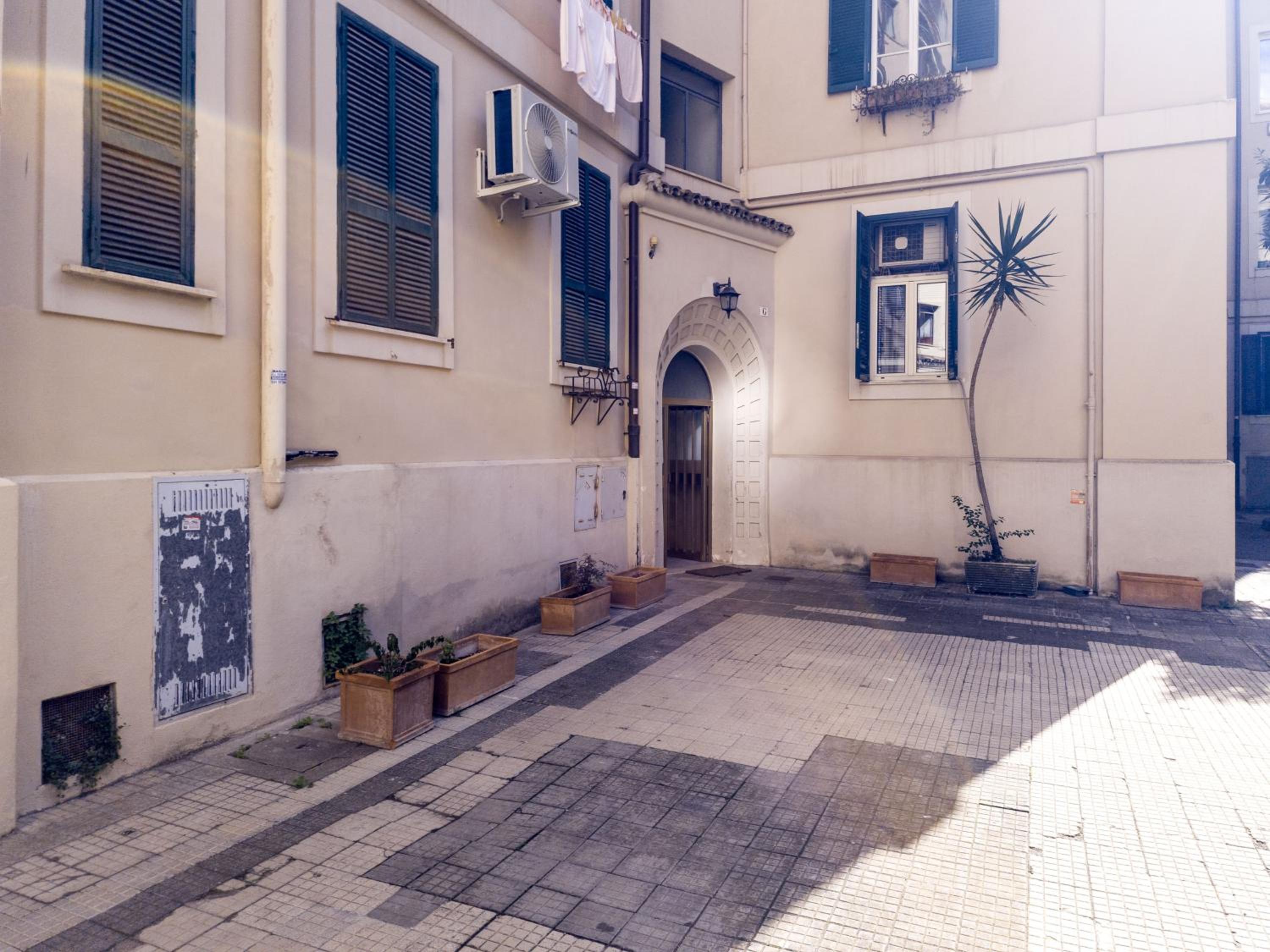 Domus Innovatis Rooms & Home - Vatican Rooms