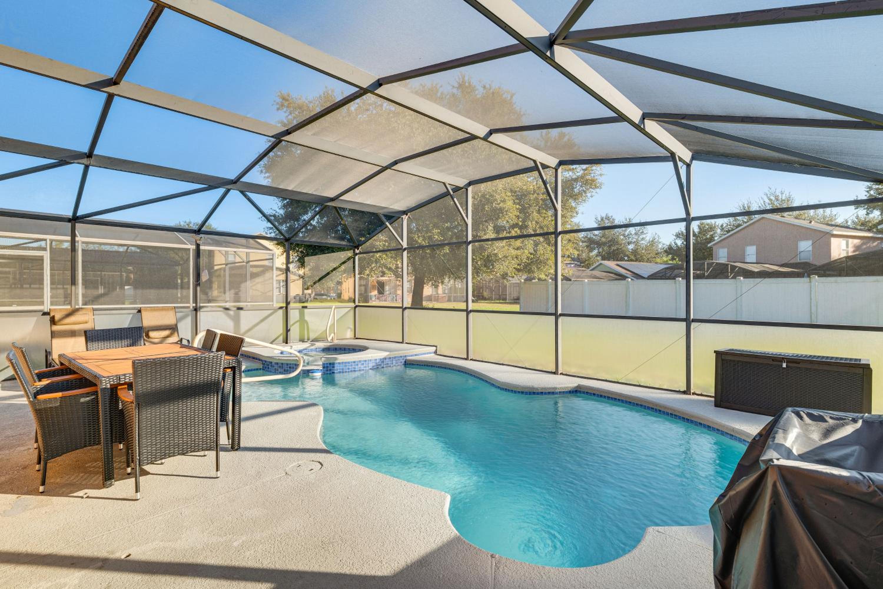 9 Mi to WDW Sandy Ridge Retreat with Heated Pool