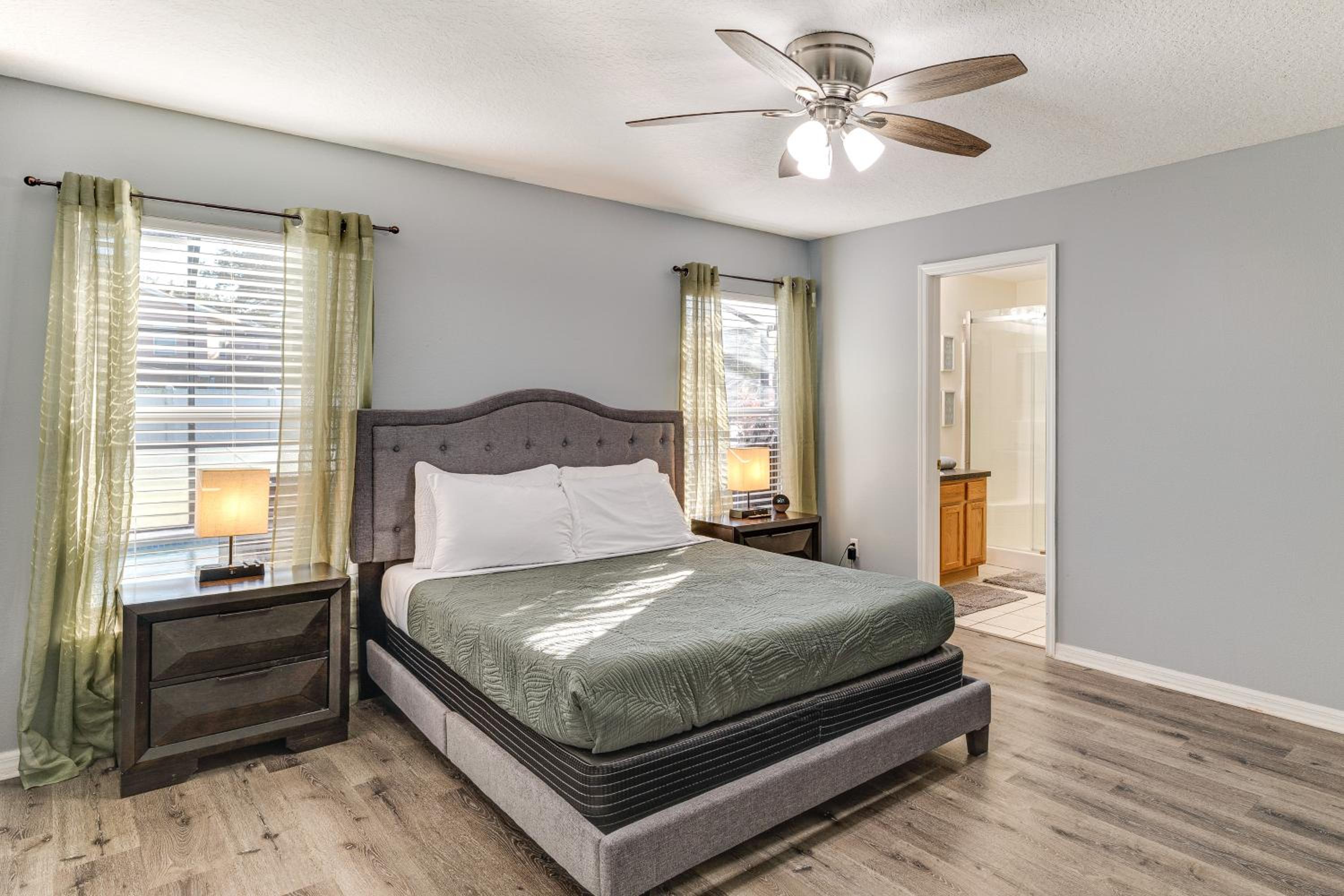 9 Mi to WDW Sandy Ridge Retreat with Heated Pool