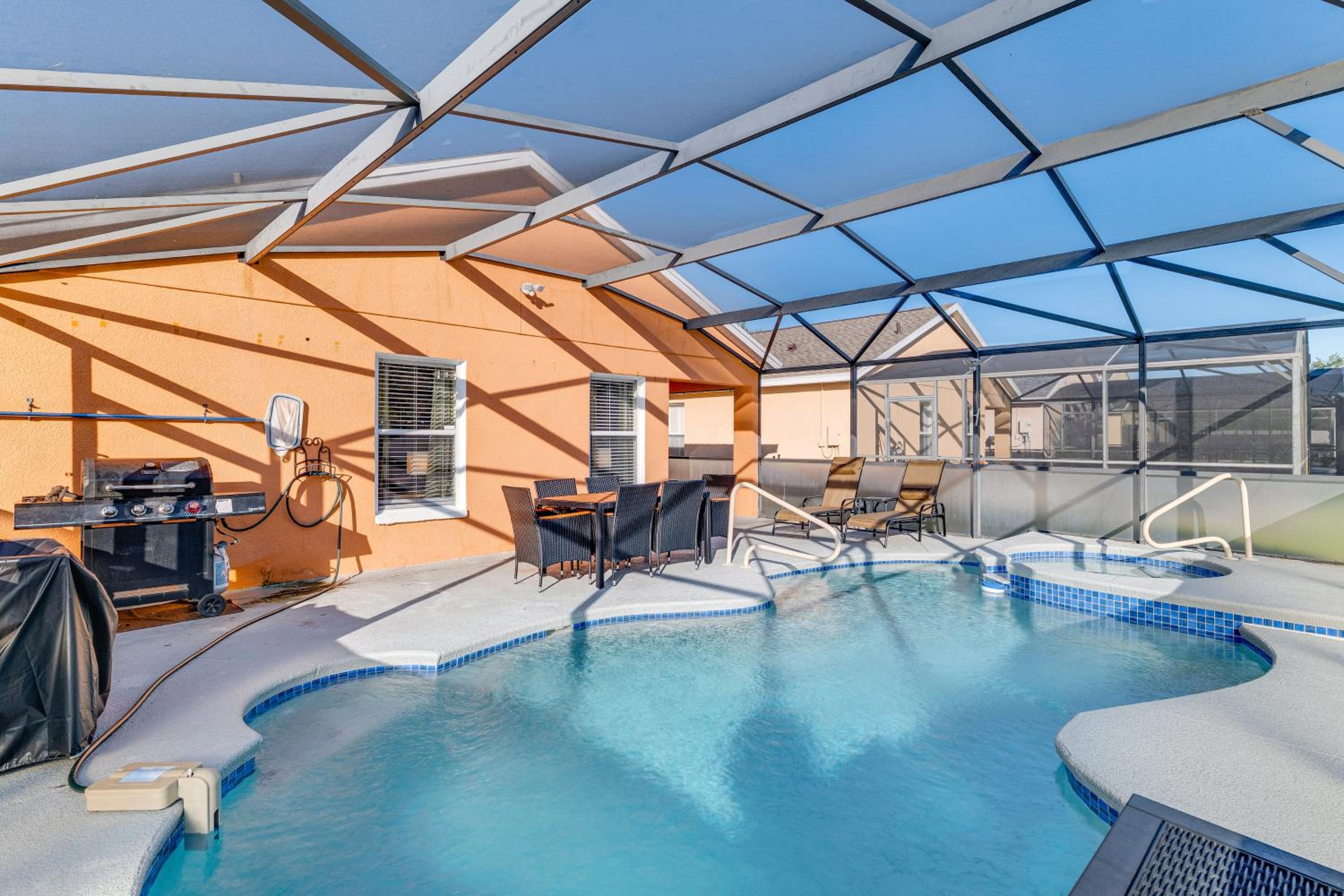 9 Mi to WDW Sandy Ridge Retreat with Heated Pool