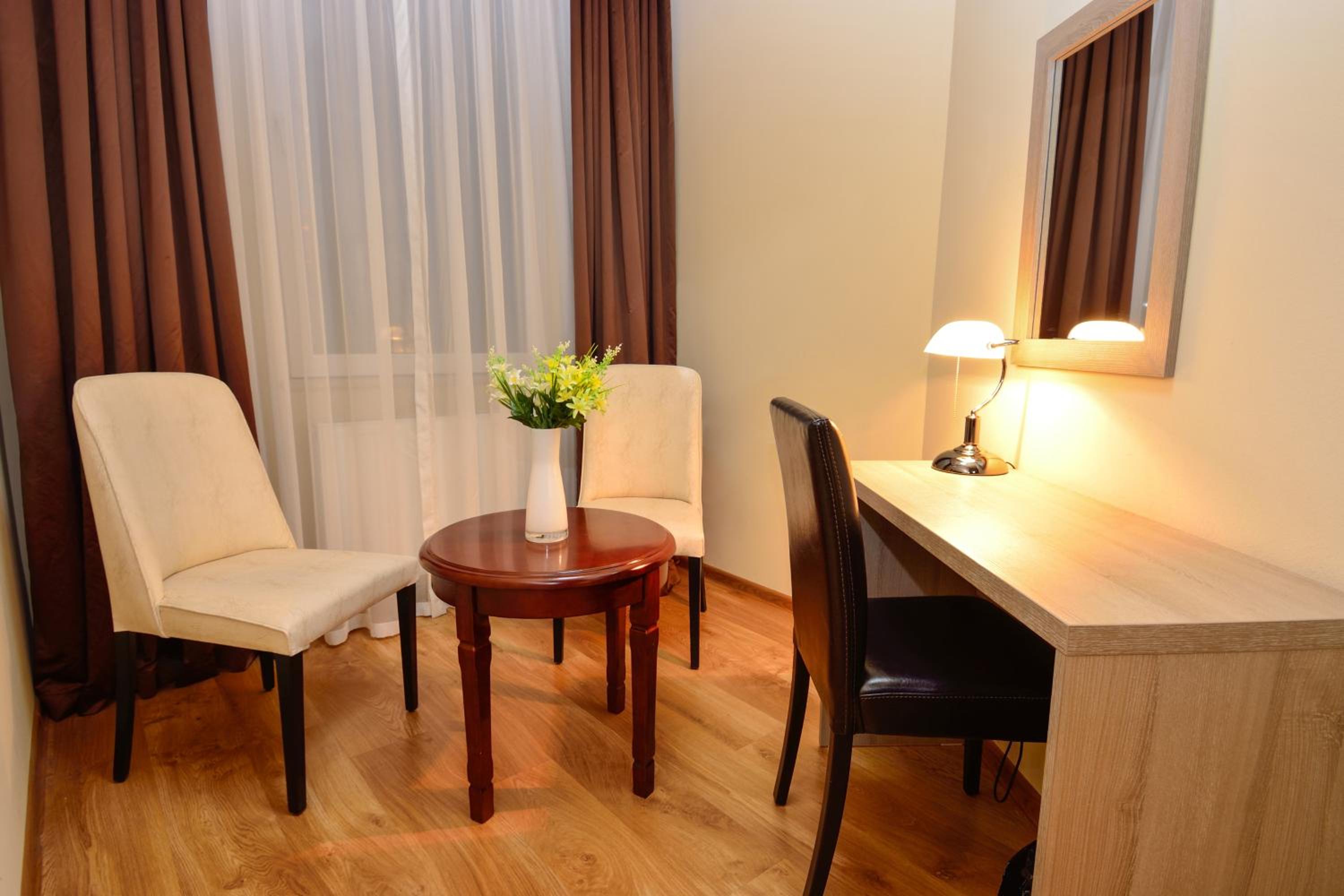 Dat Exx Apartments