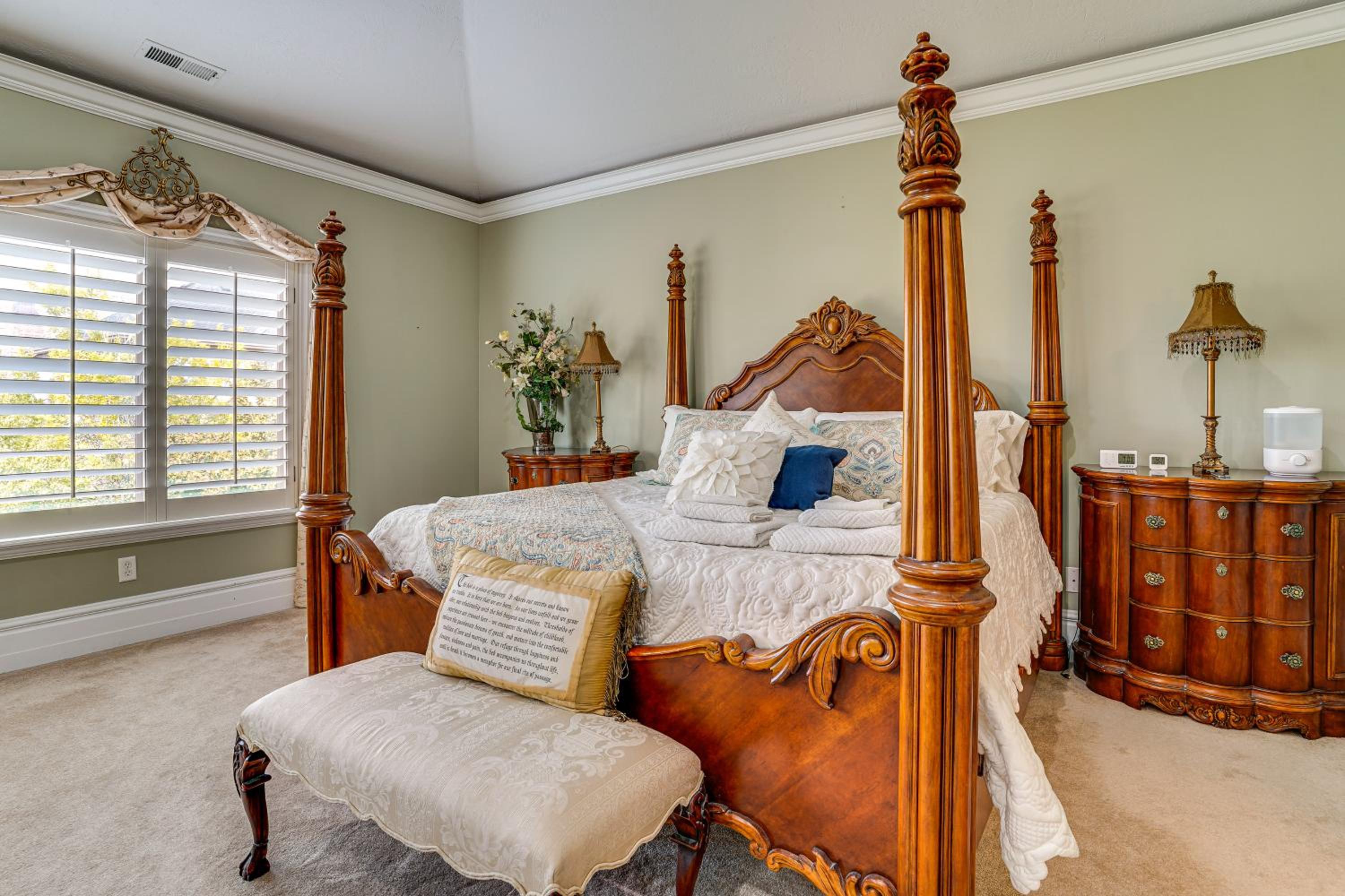 Upscale Group Getaway in Orem with Private Hot Tub