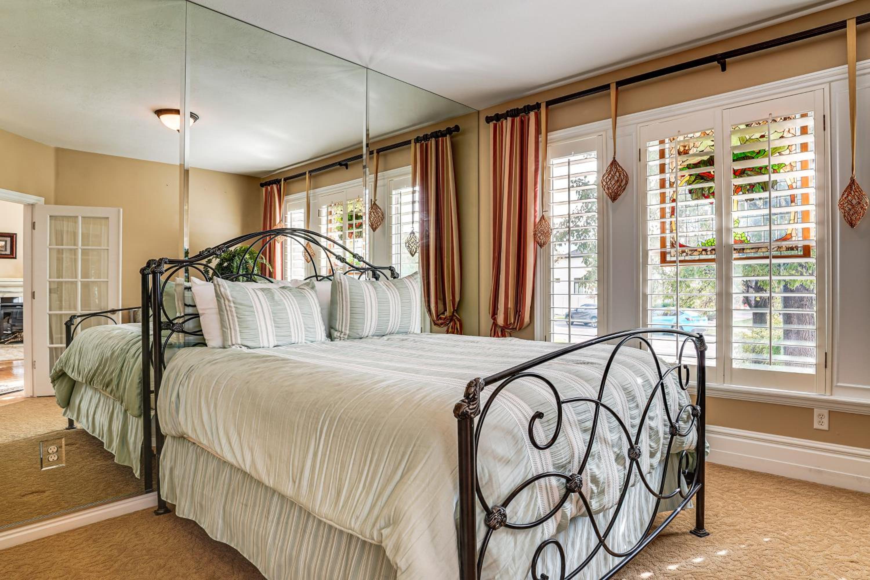 Upscale Group Getaway in Orem with Private Hot Tub