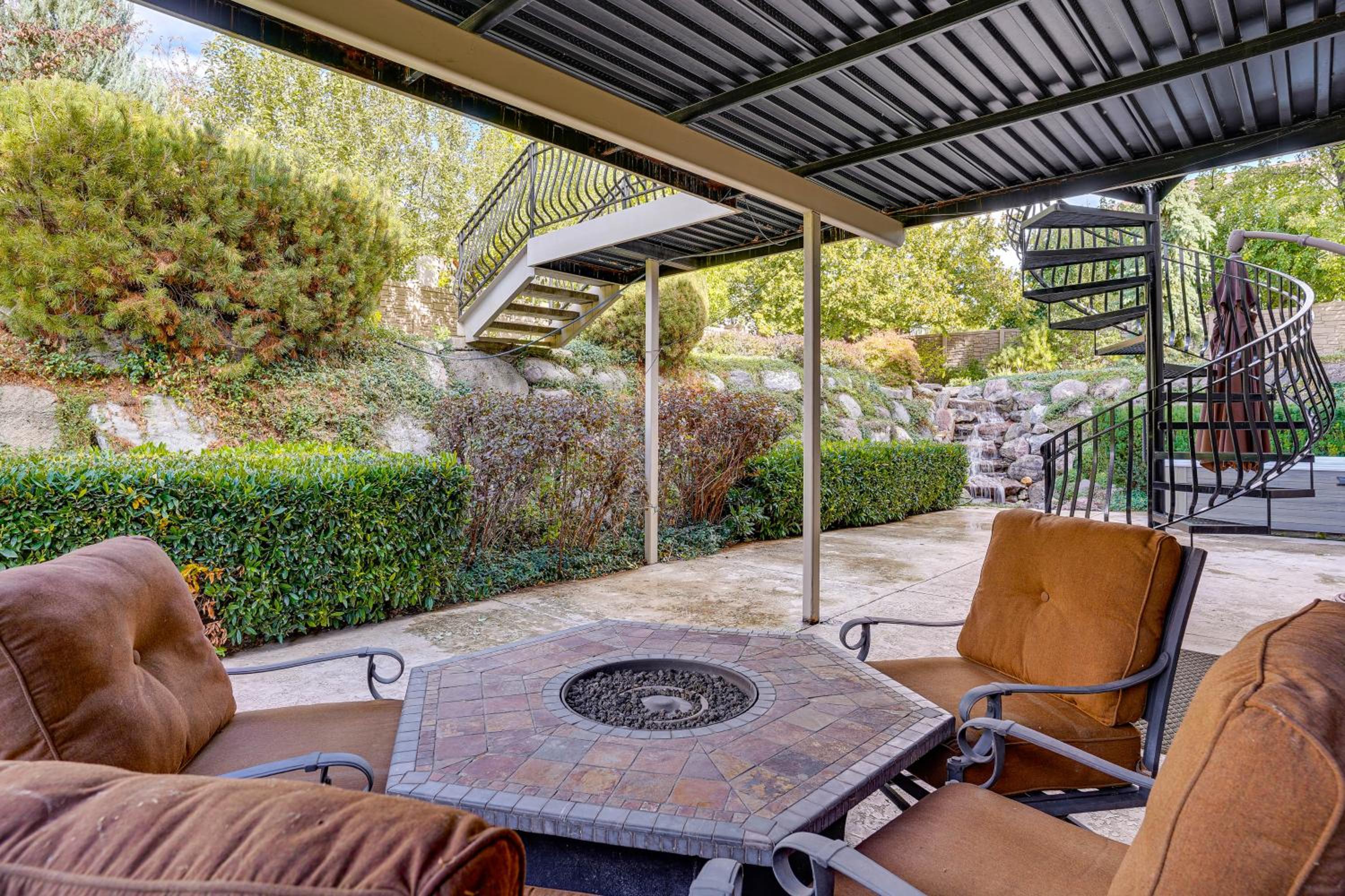 Upscale Group Getaway in Orem with Private Hot Tub