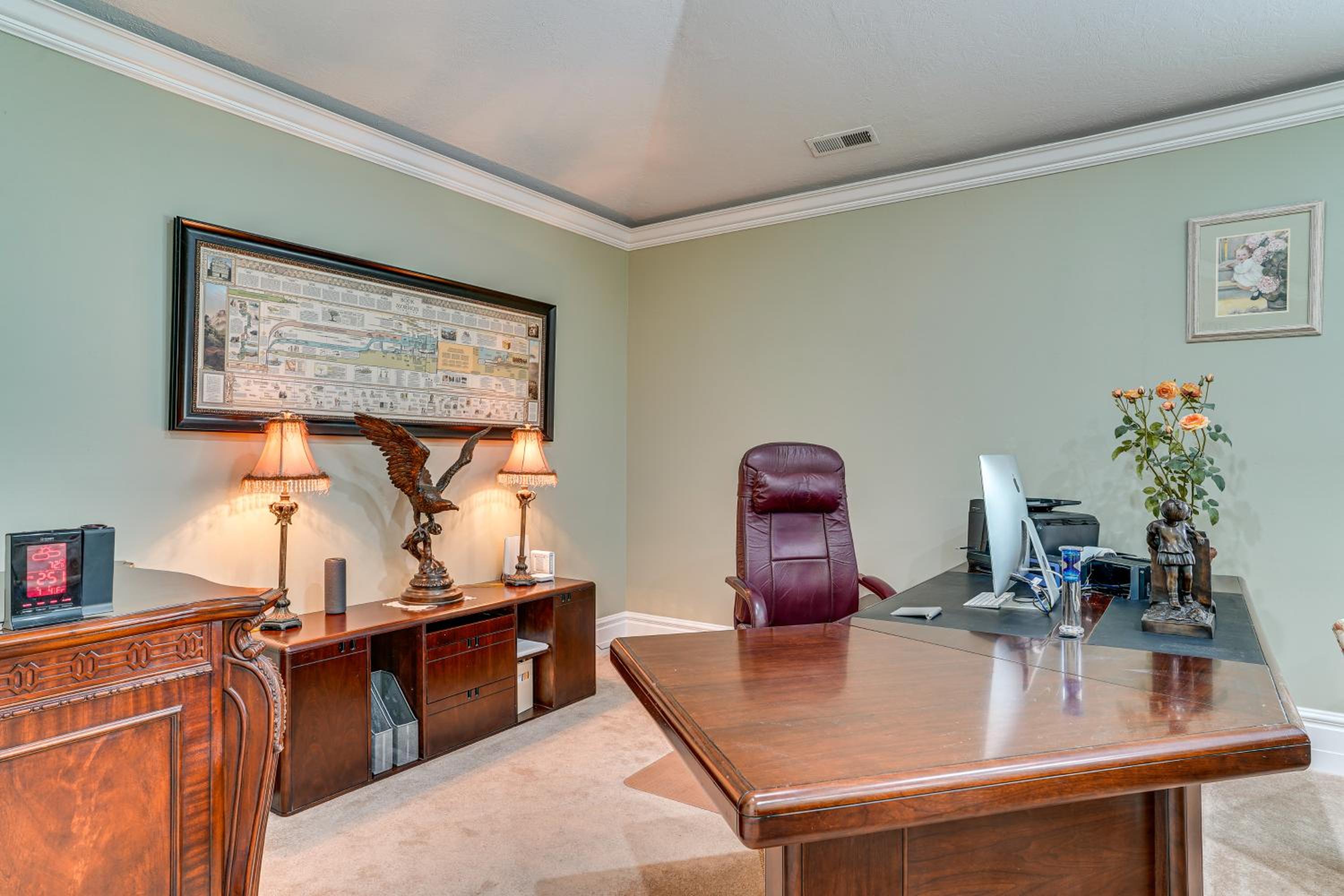 Elegant 6,300-Sq-Ft Family Home with Hot Tub in Orem