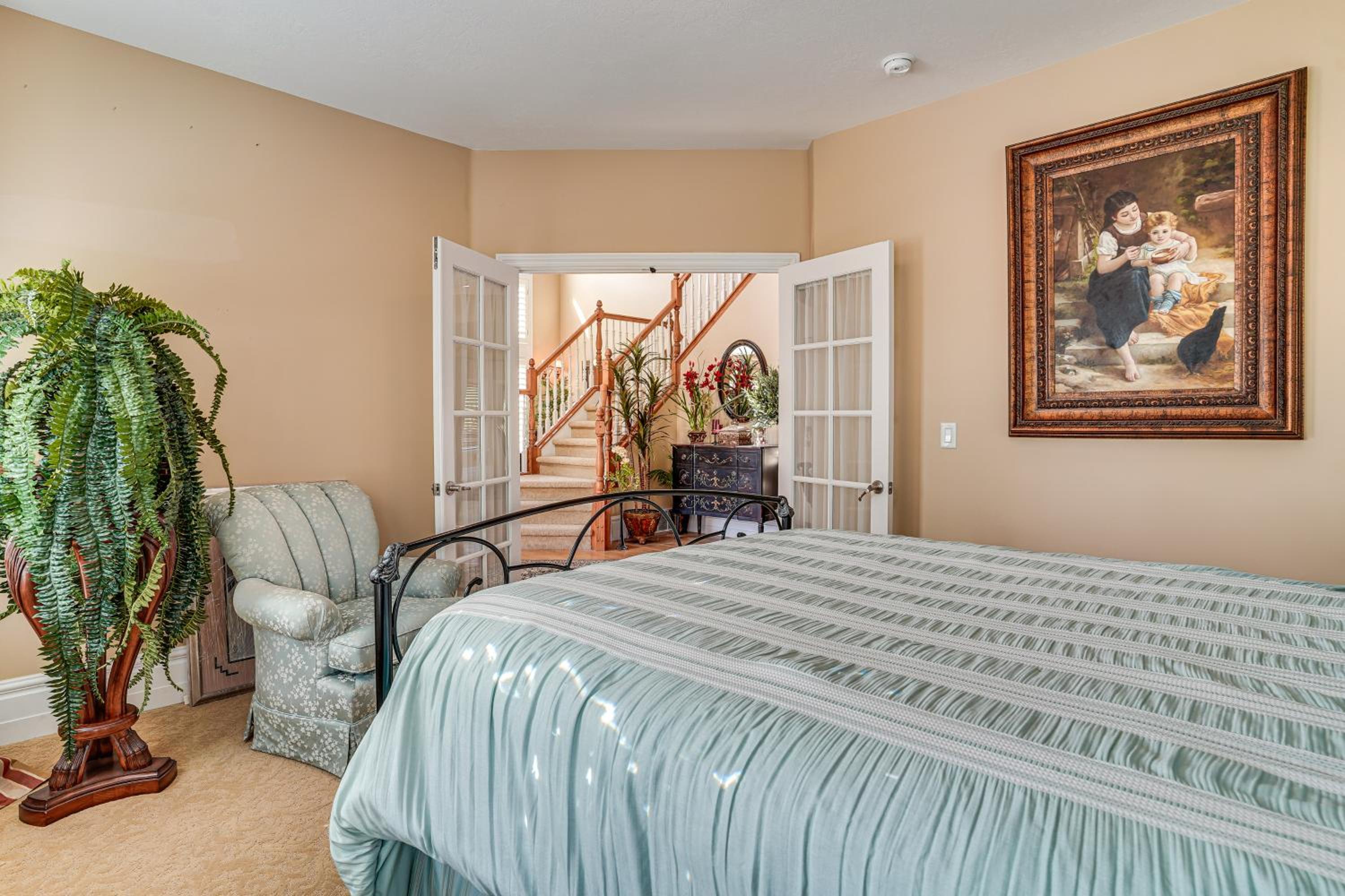 Elegant 6,300-Sq-Ft Family Home with Hot Tub in Orem