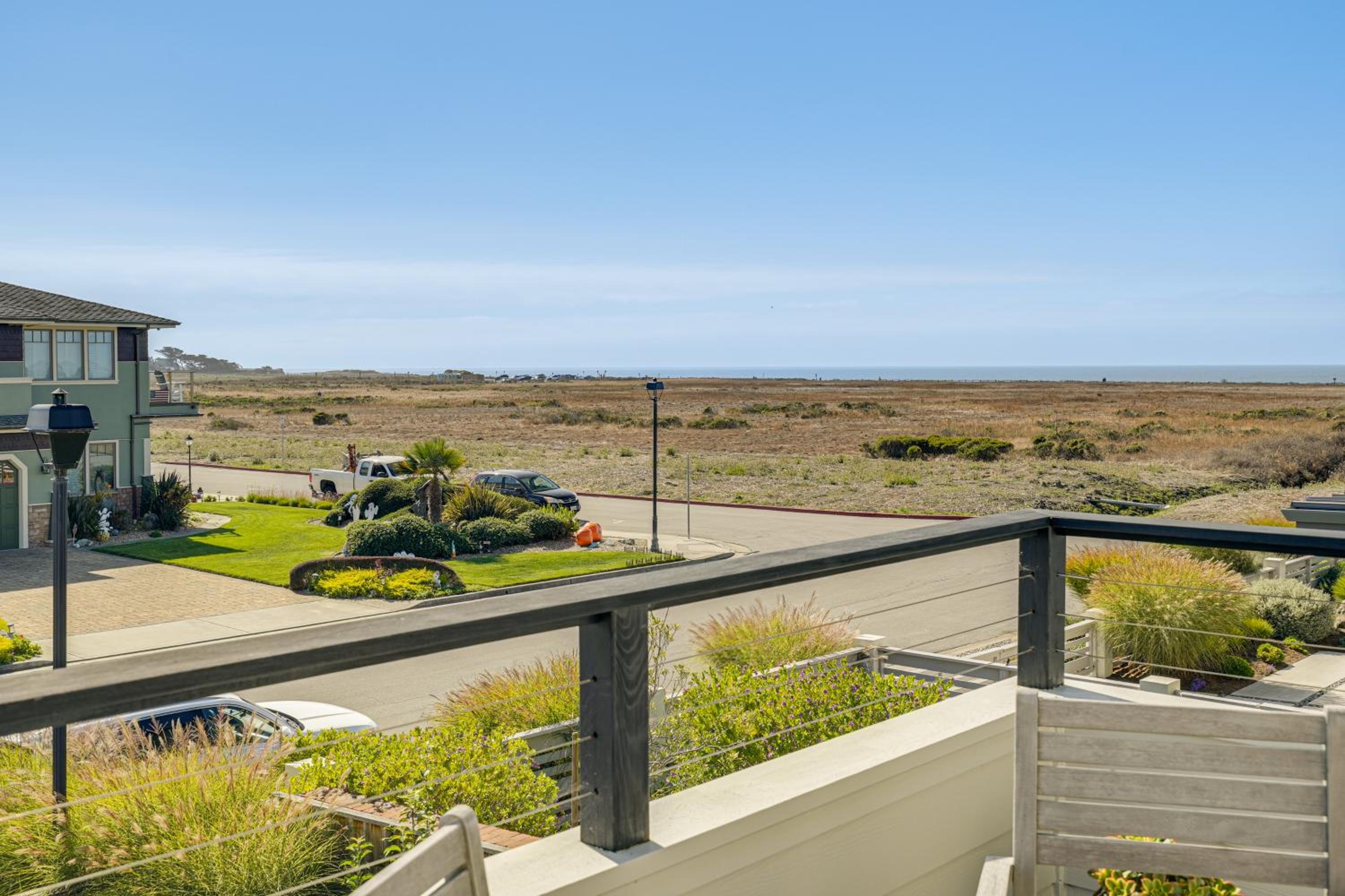 Steps to Ocean Luxe Family Home in Half Moon Bay!
