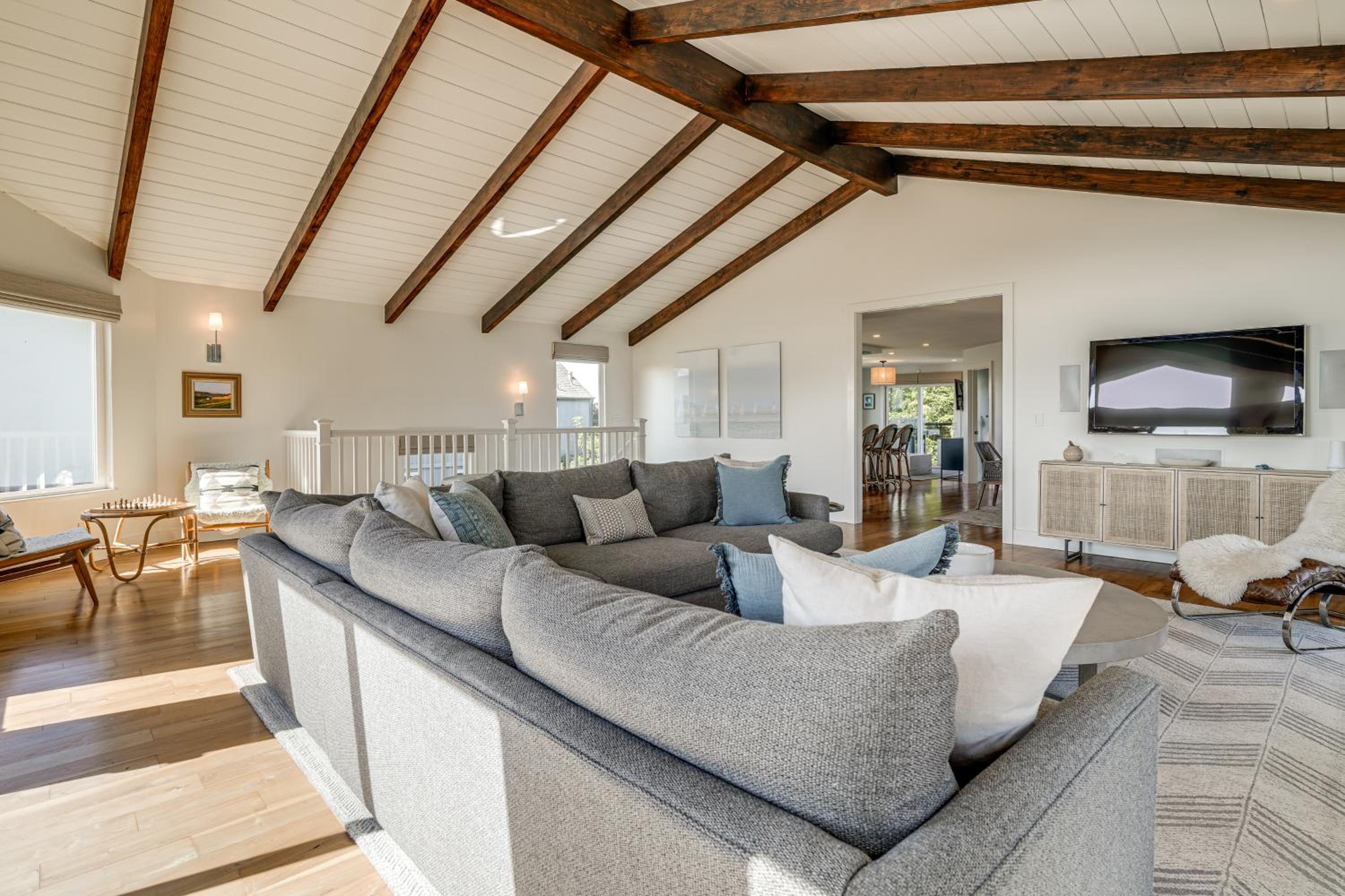 Steps to Ocean Luxe Family Home in Half Moon Bay!