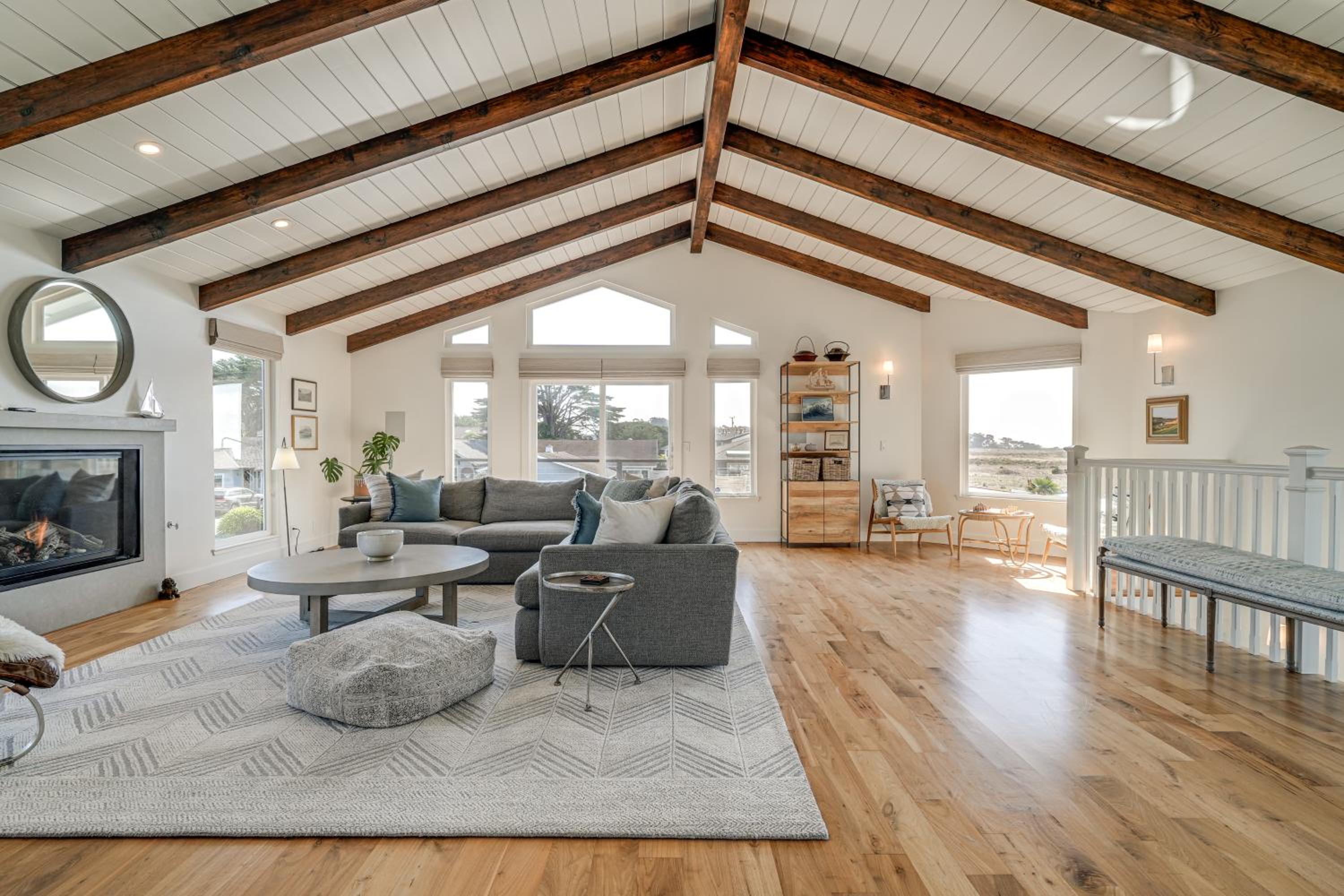 Steps to Ocean Luxe Family Home in Half Moon Bay!
