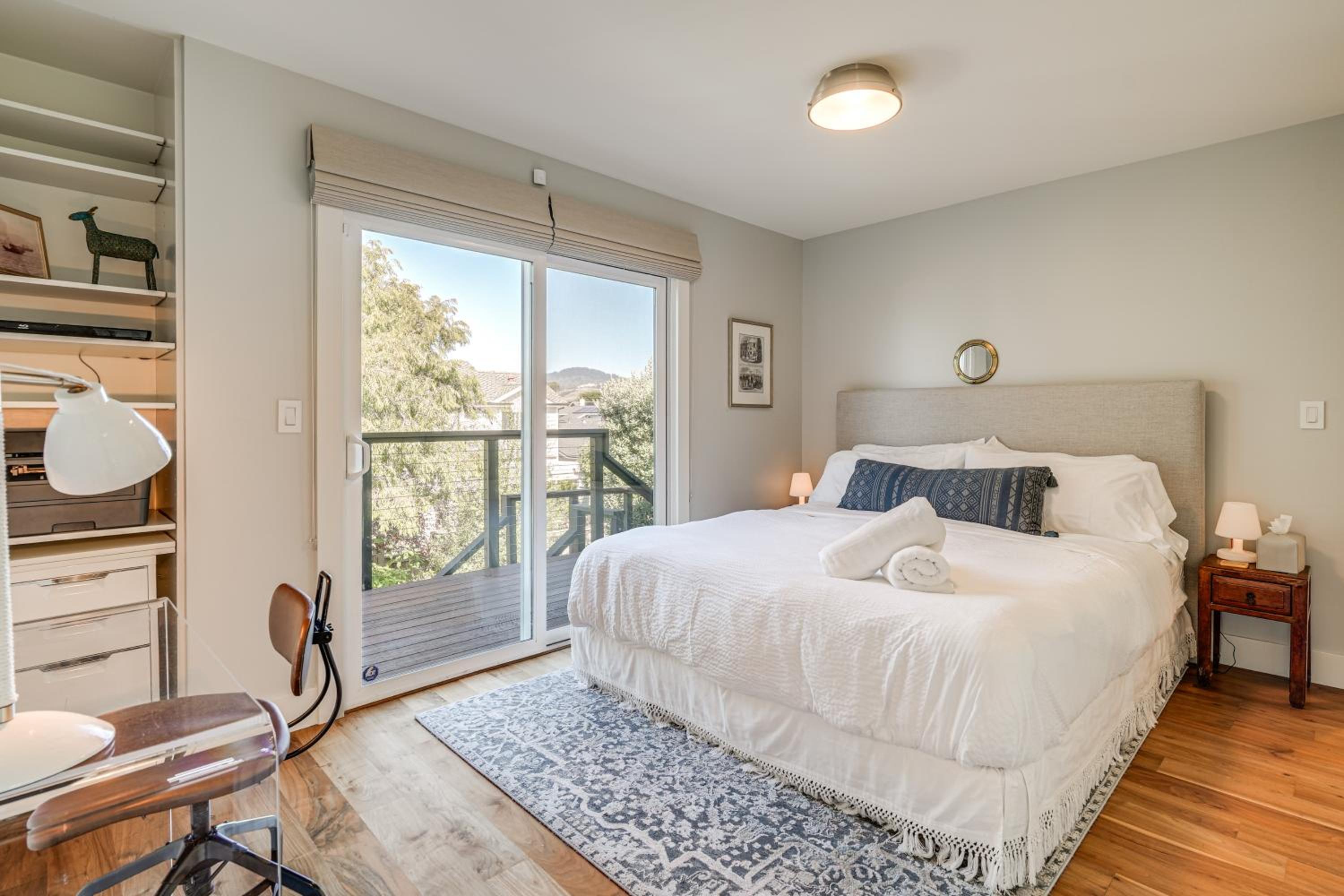 Steps to Ocean Luxe Family Home in Half Moon Bay!