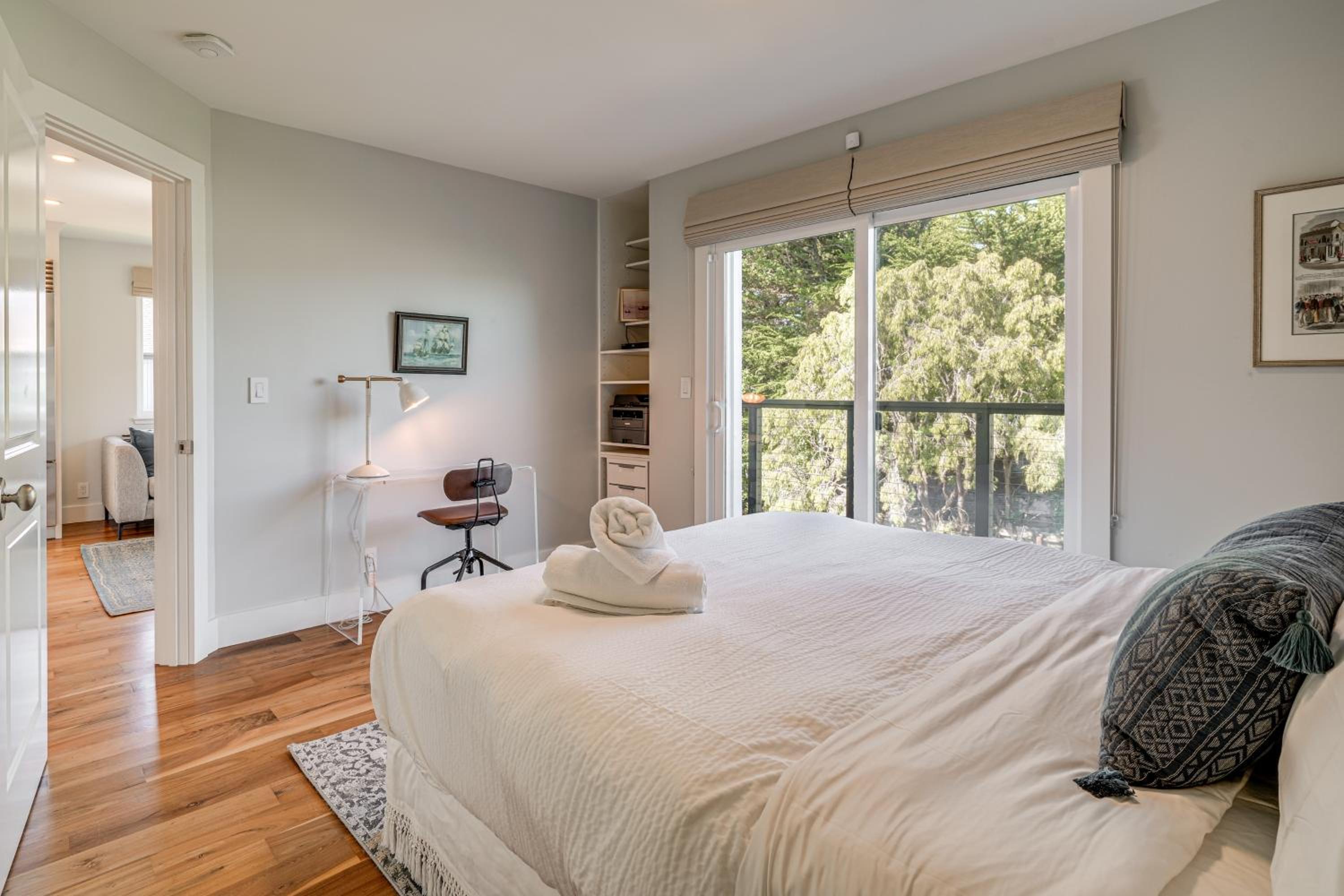 Steps to Ocean Luxe Family Home in Half Moon Bay!