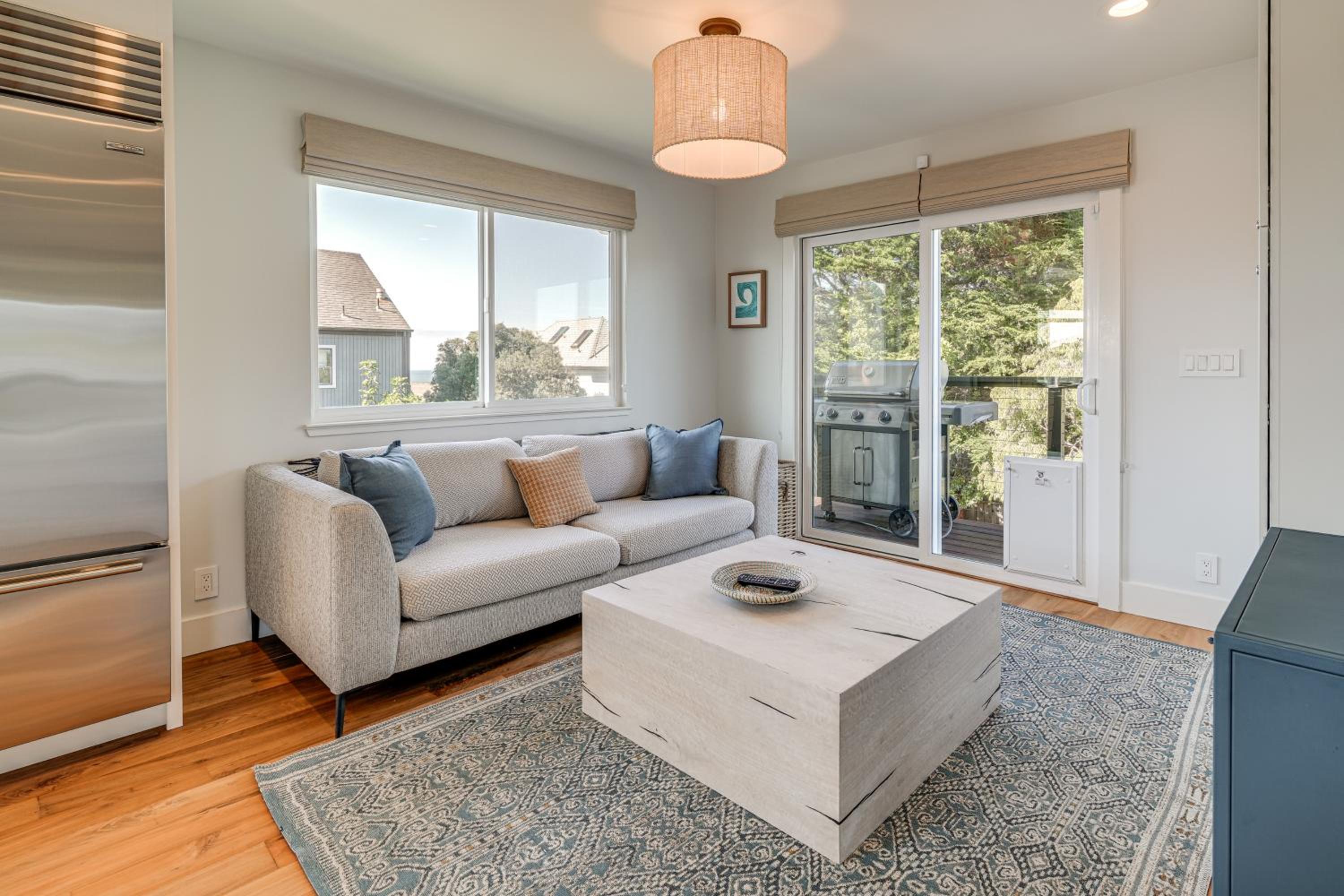 Steps to Ocean Luxe Family Home in Half Moon Bay!