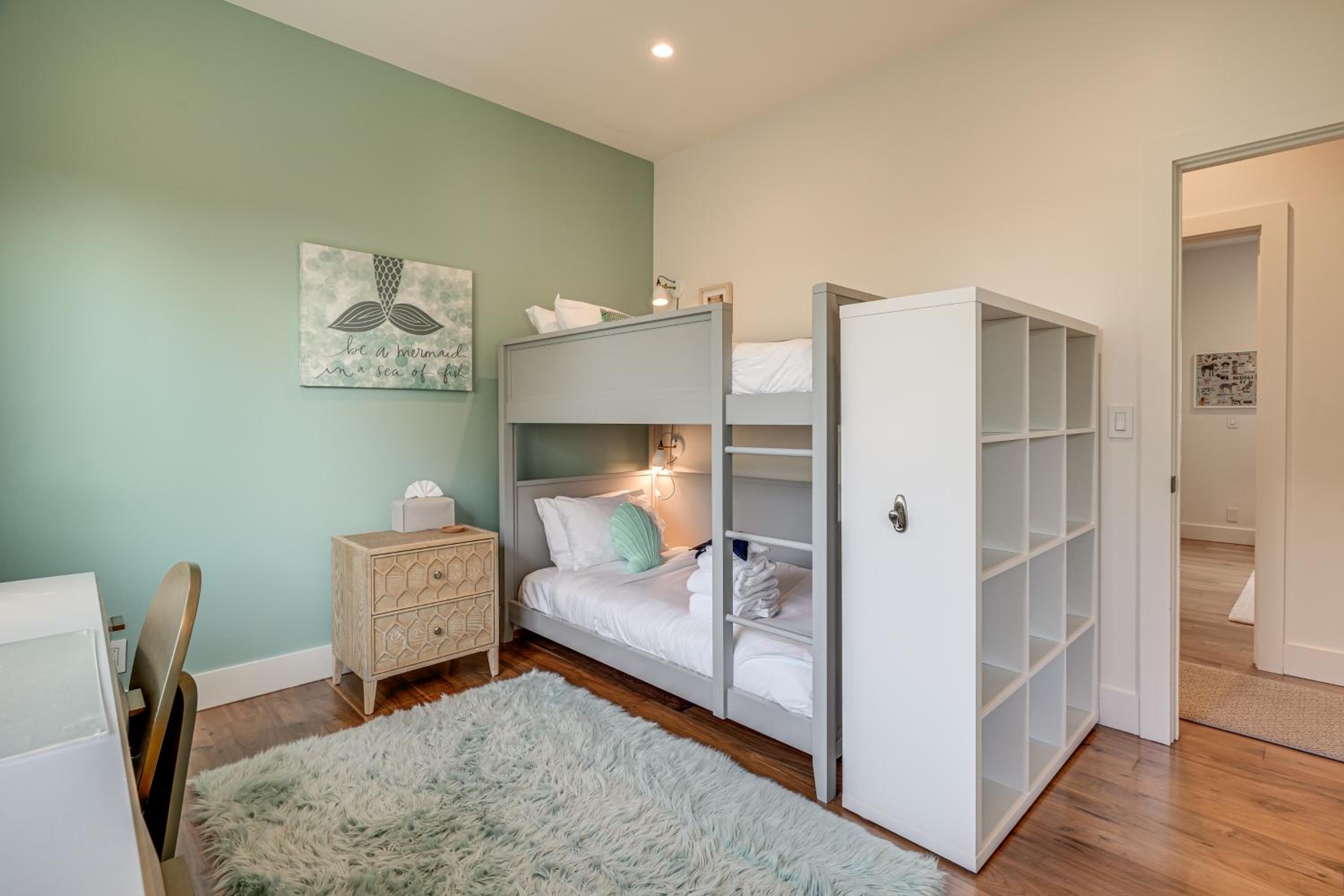 Steps to Ocean Luxe Family Home in Half Moon Bay!